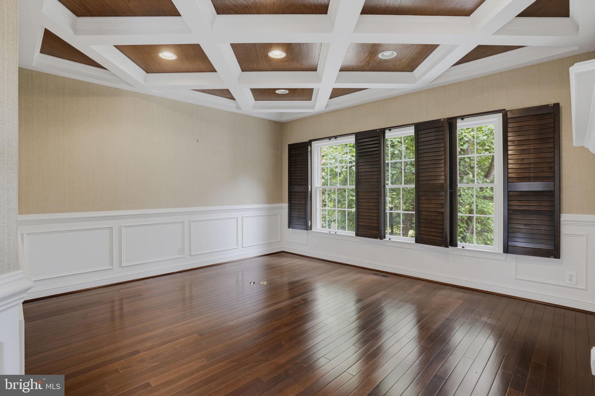 SOUTH RIVER COLONY - Residential