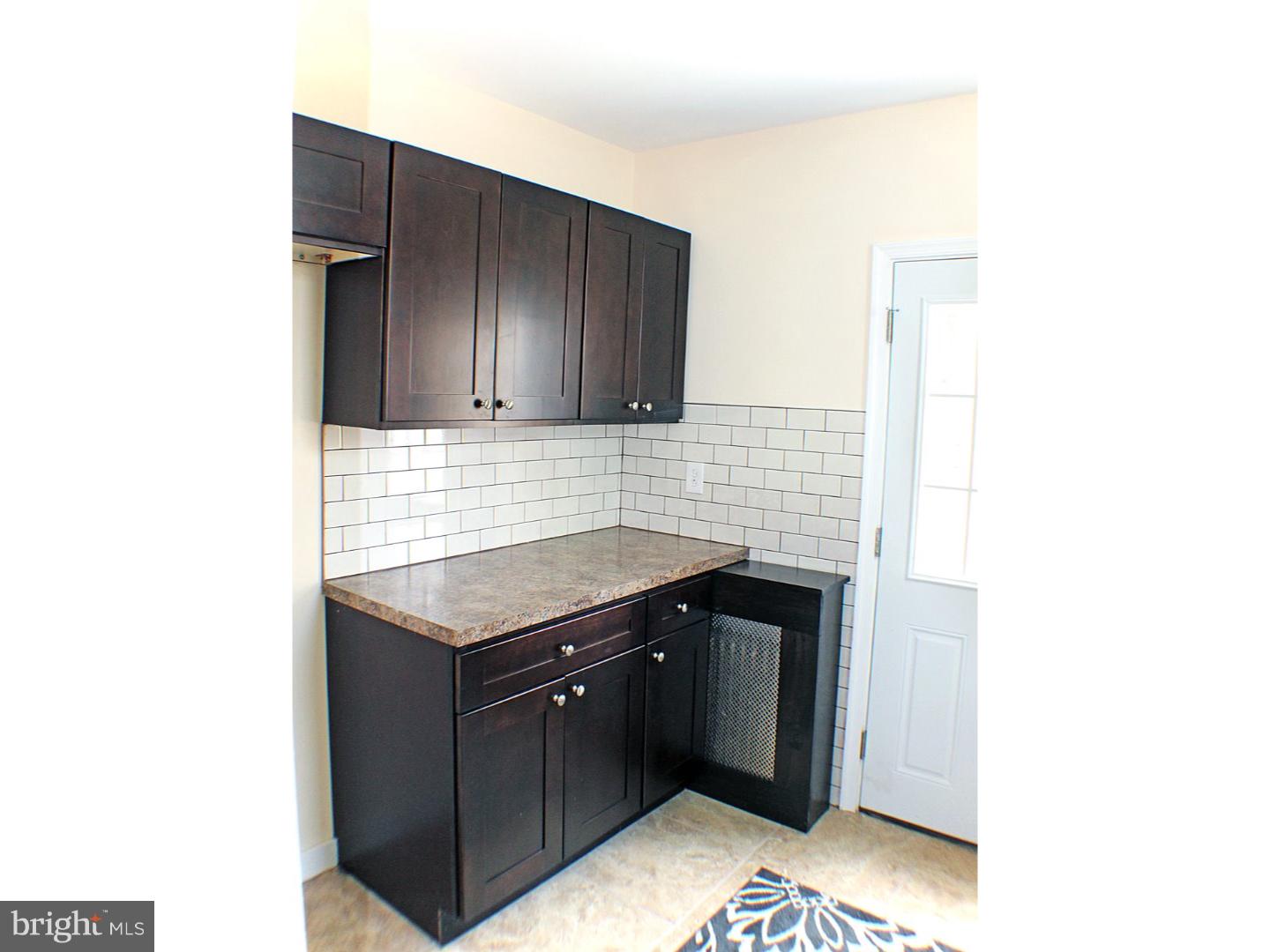 PORT RICHMOND - Residential Lease