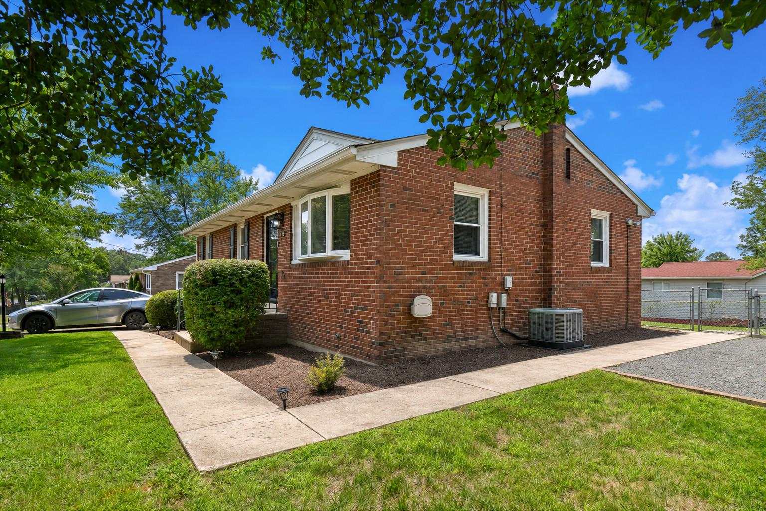 CHELTENHAM FOREST - Residential