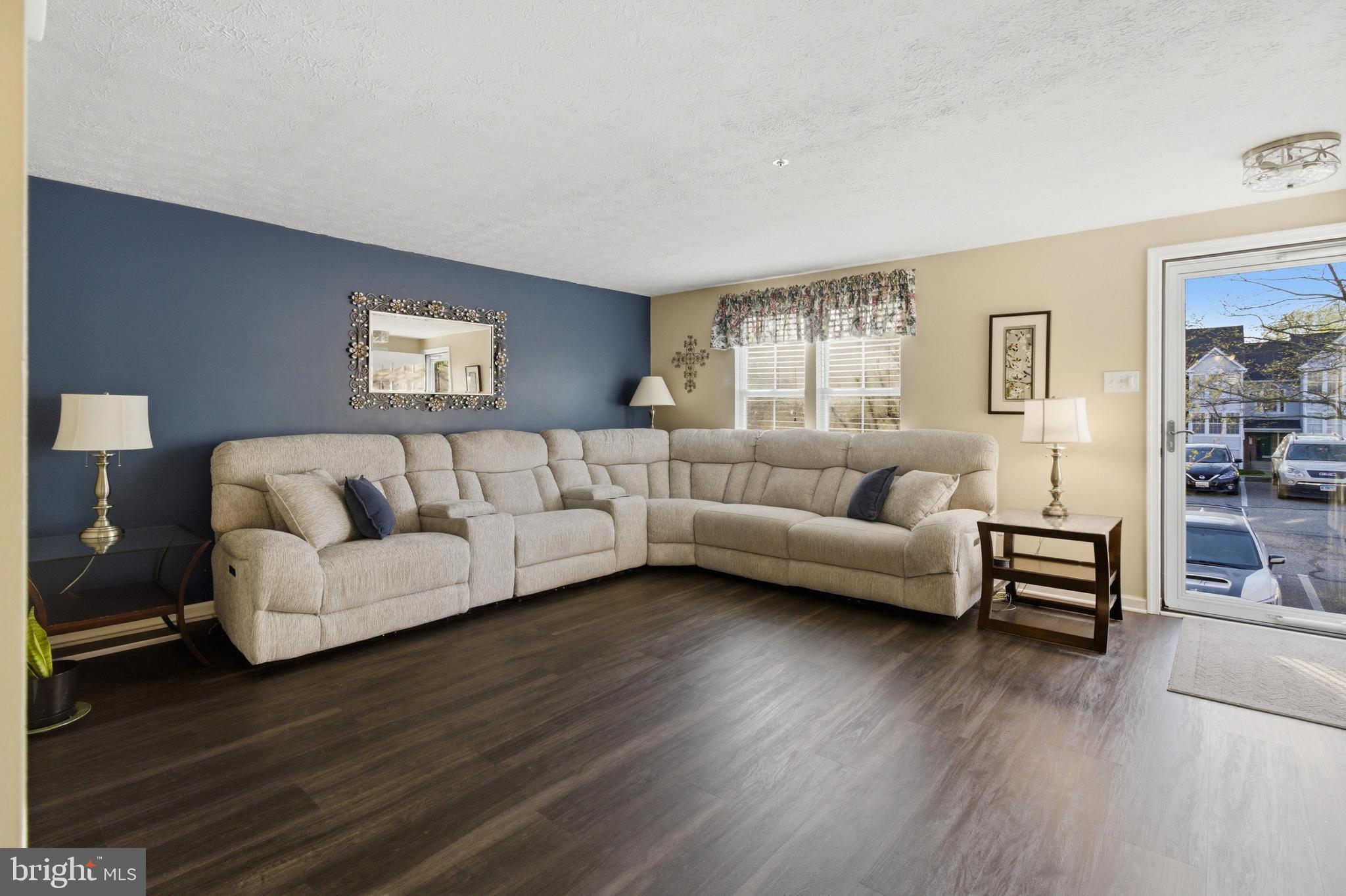 BRENTWOOD MANOR - Residential
