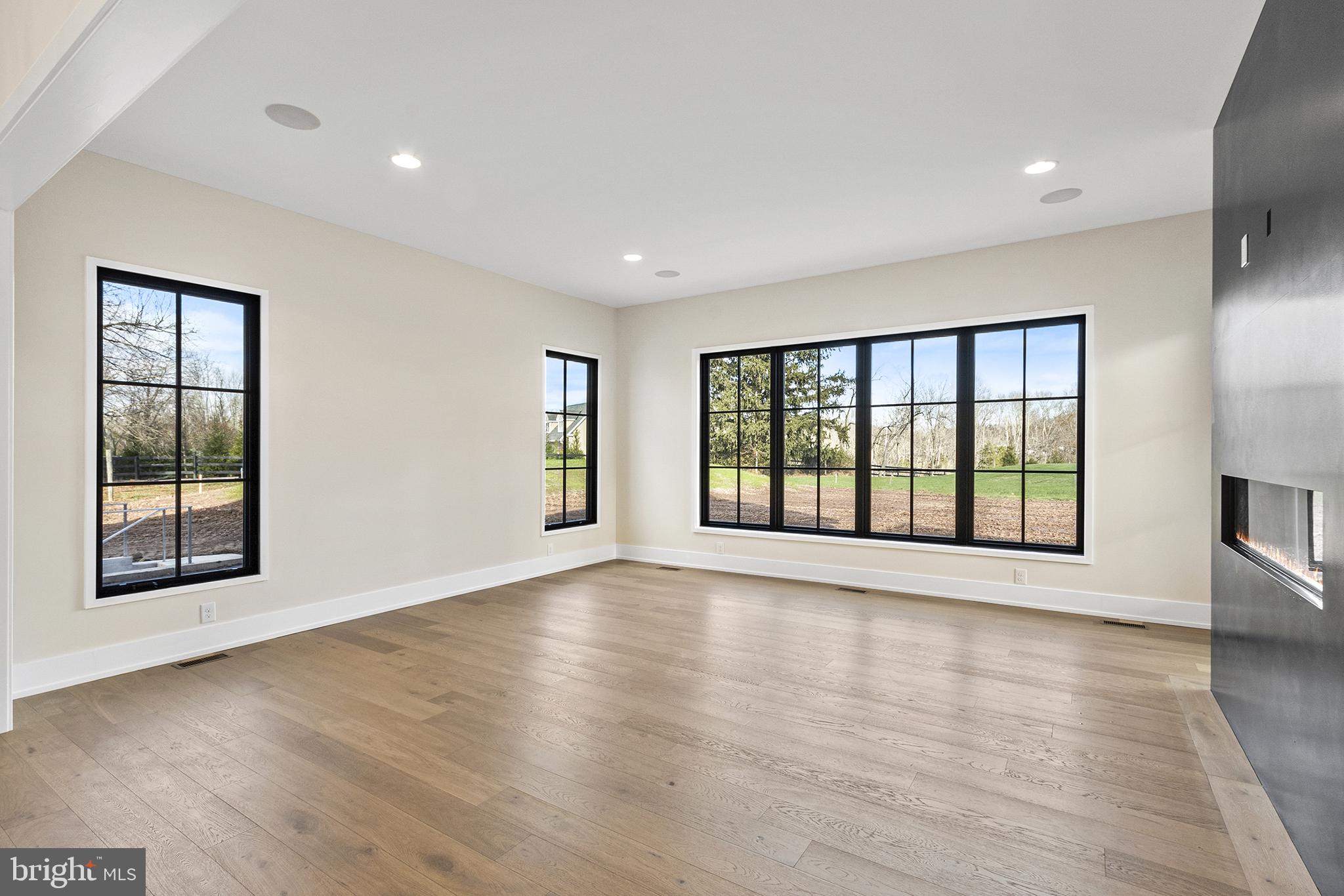 MEADOW CREEK - Residential