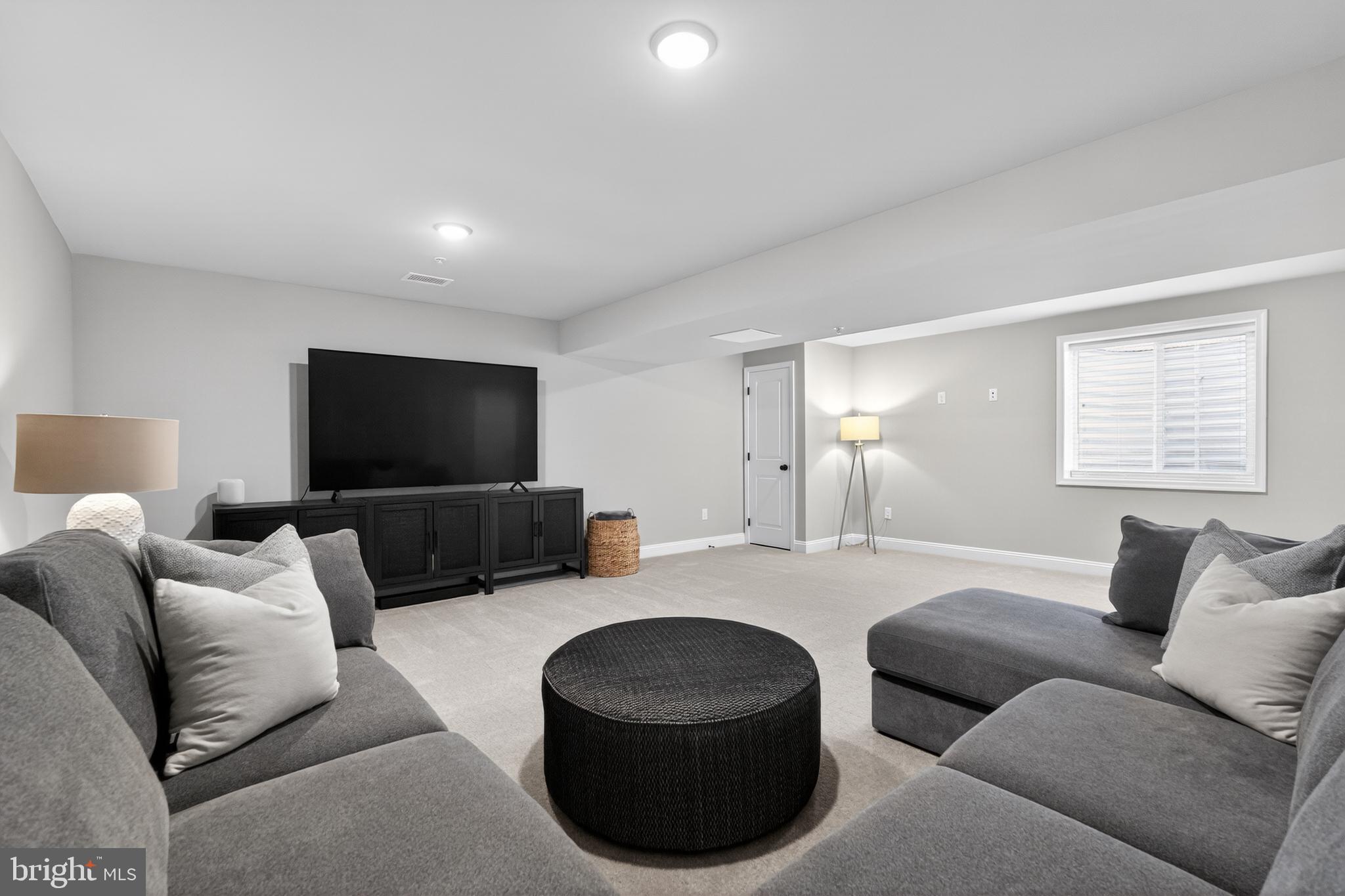 HIGHPOINTE AT SALFORD - Residential