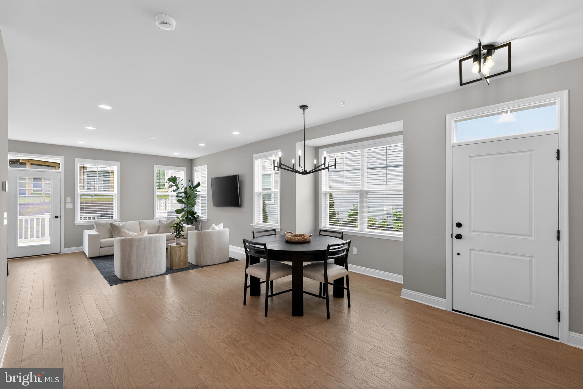 HIGHPOINTE AT SALFORD - Residential