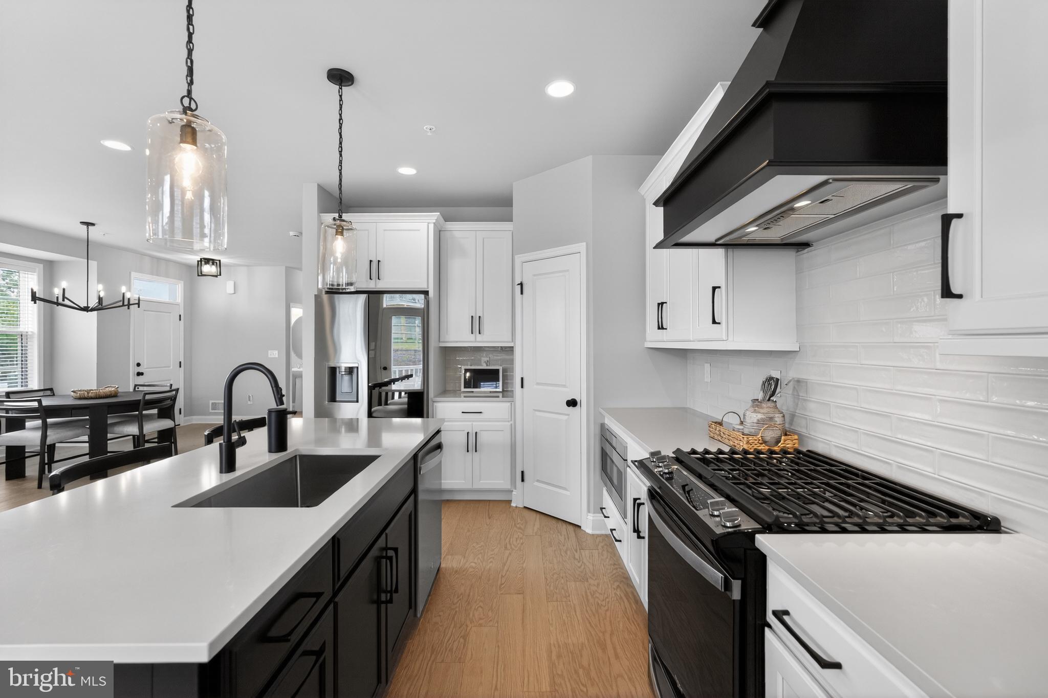 HIGHPOINTE AT SALFORD - Residential