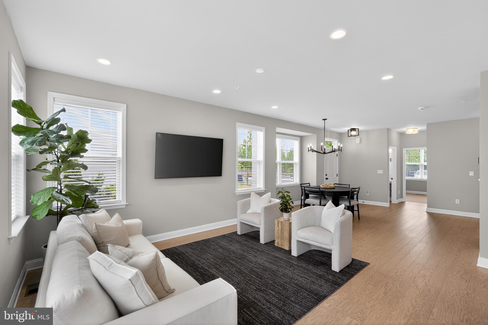 HIGHPOINTE AT SALFORD - Residential