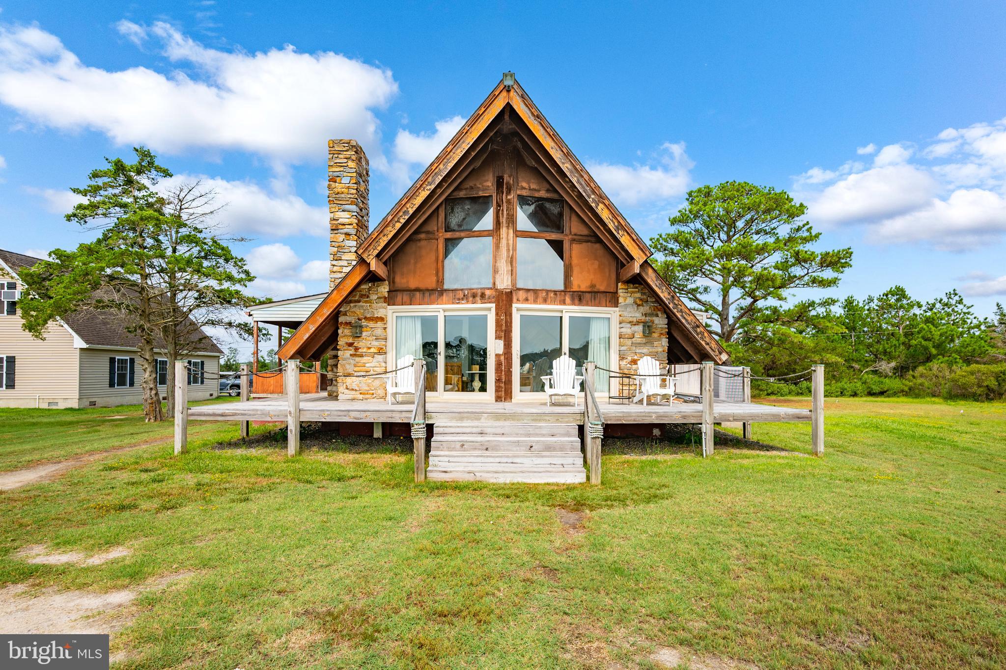 CRAB ISLAND SHORES - Residential