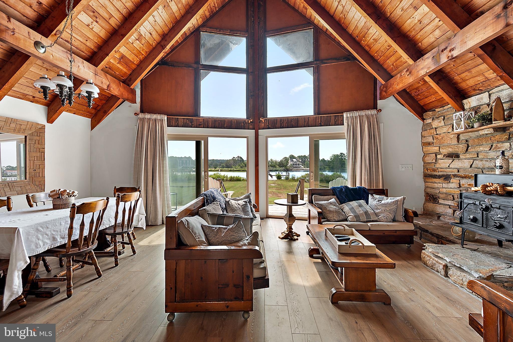 CRAB ISLAND SHORES - Residential