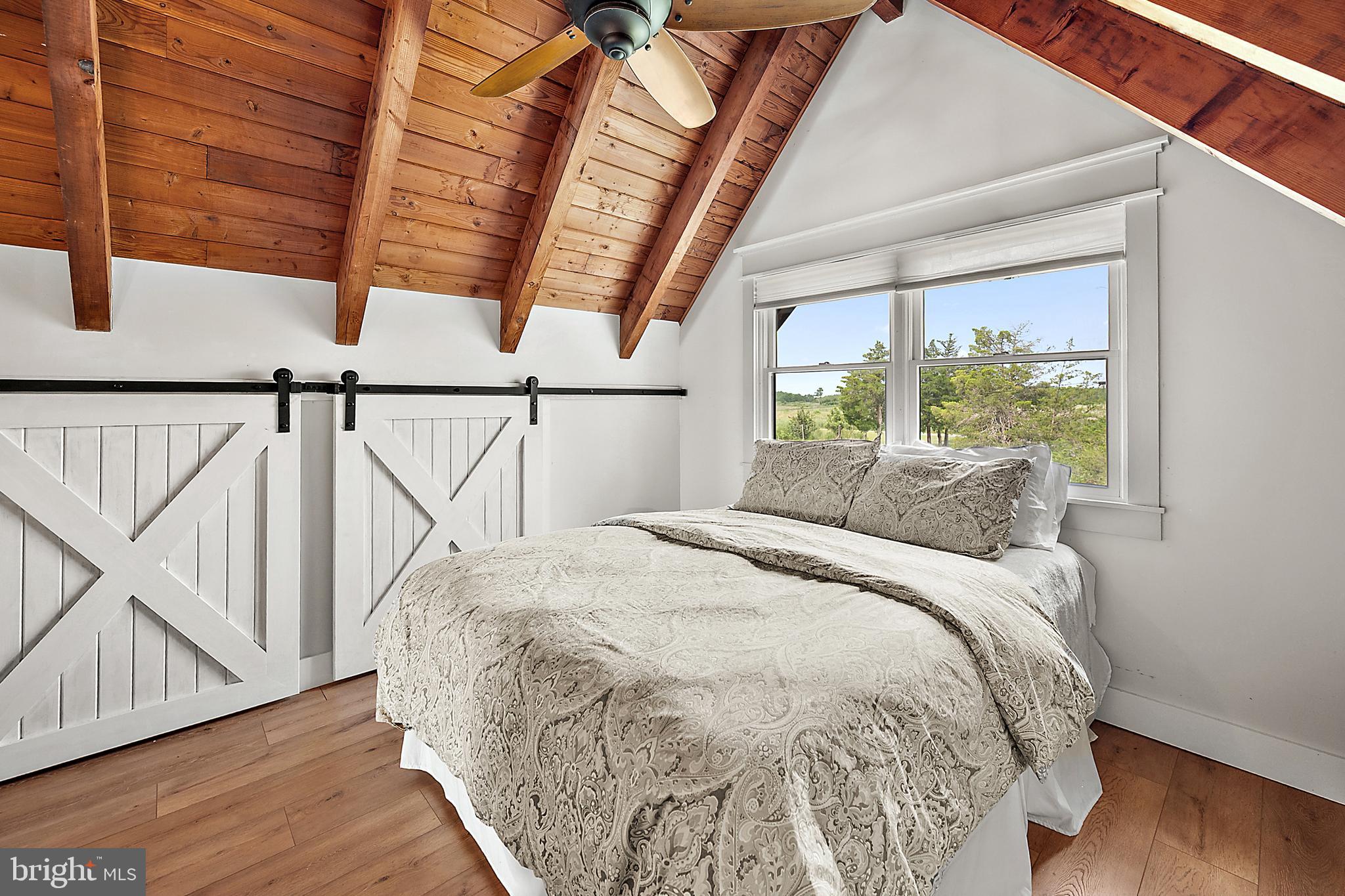 CRAB ISLAND SHORES - Residential