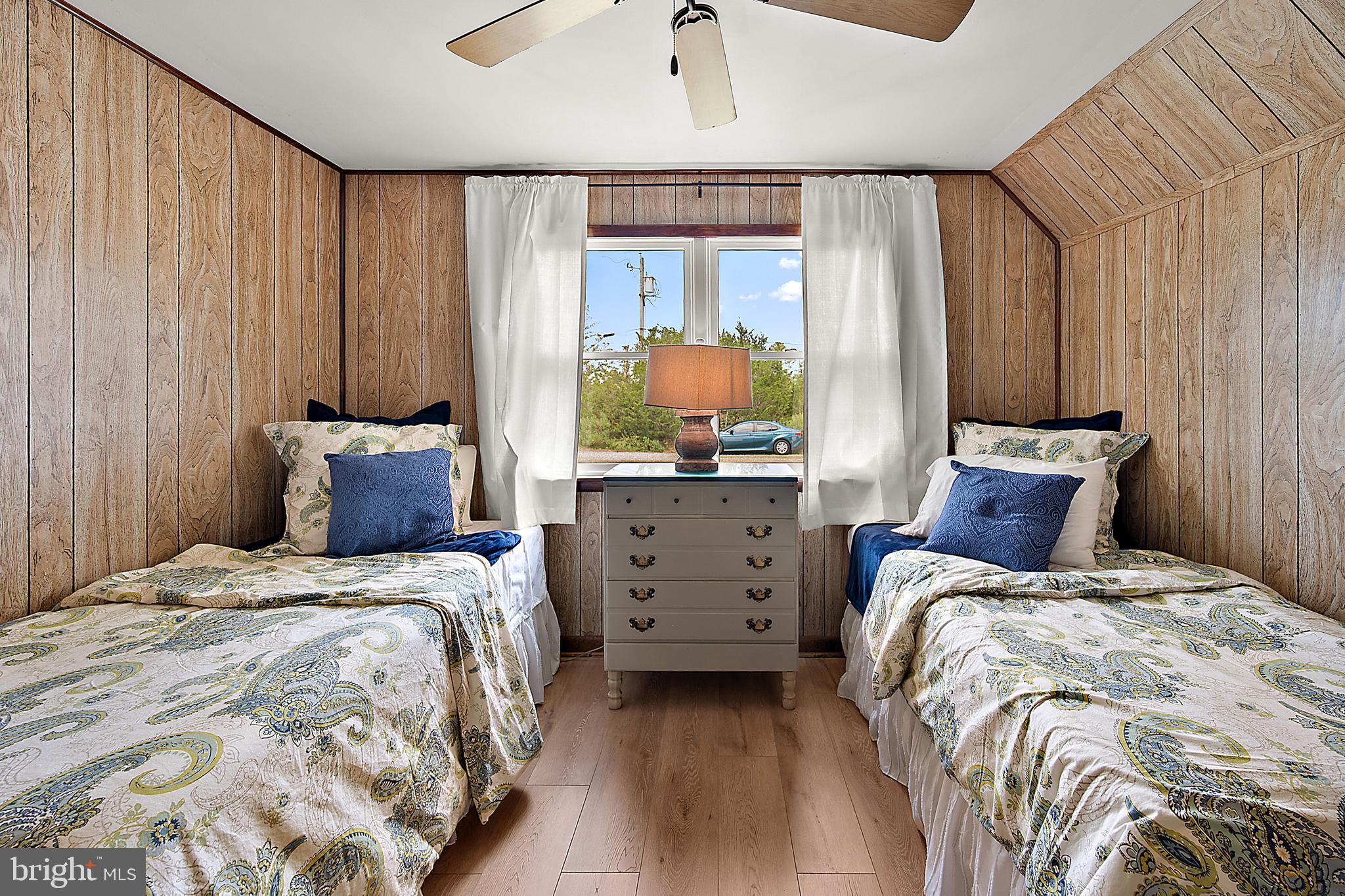 CRAB ISLAND SHORES - Residential
