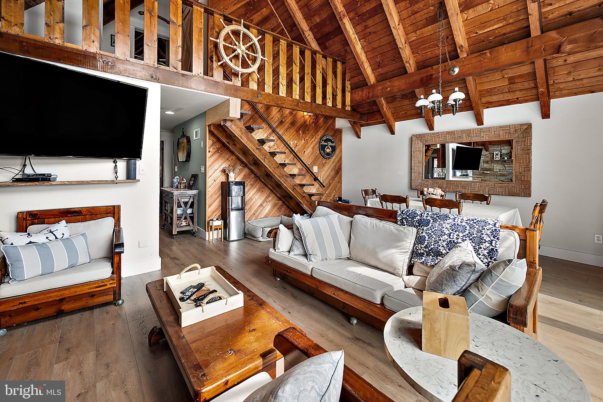 CRAB ISLAND SHORES - Residential