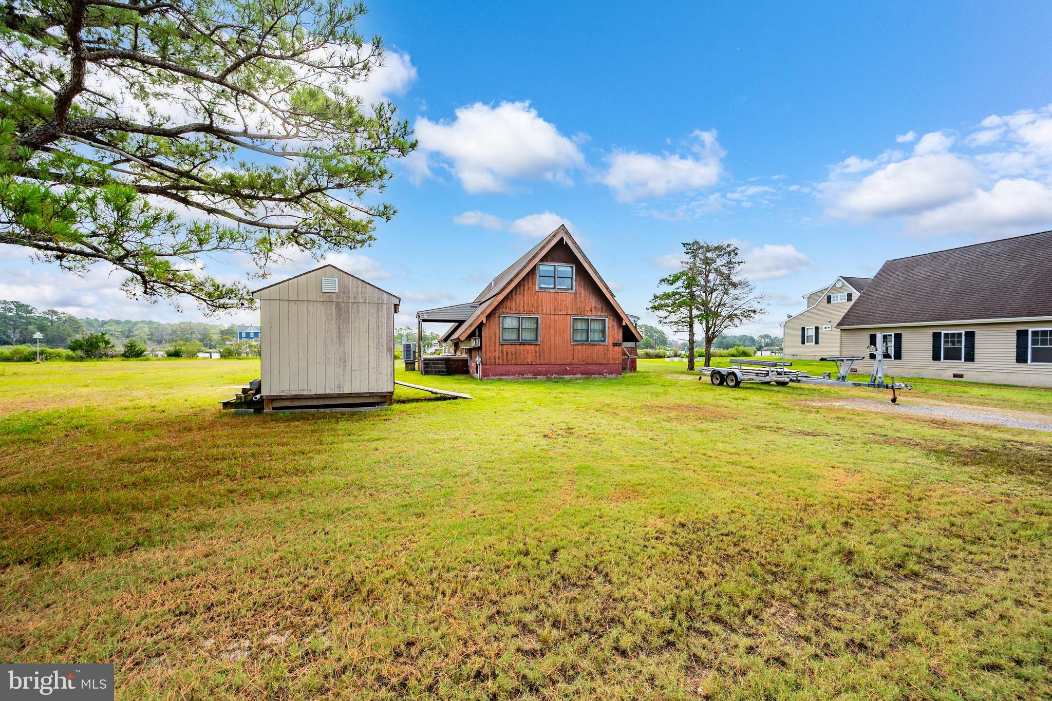 CRAB ISLAND SHORES - Residential