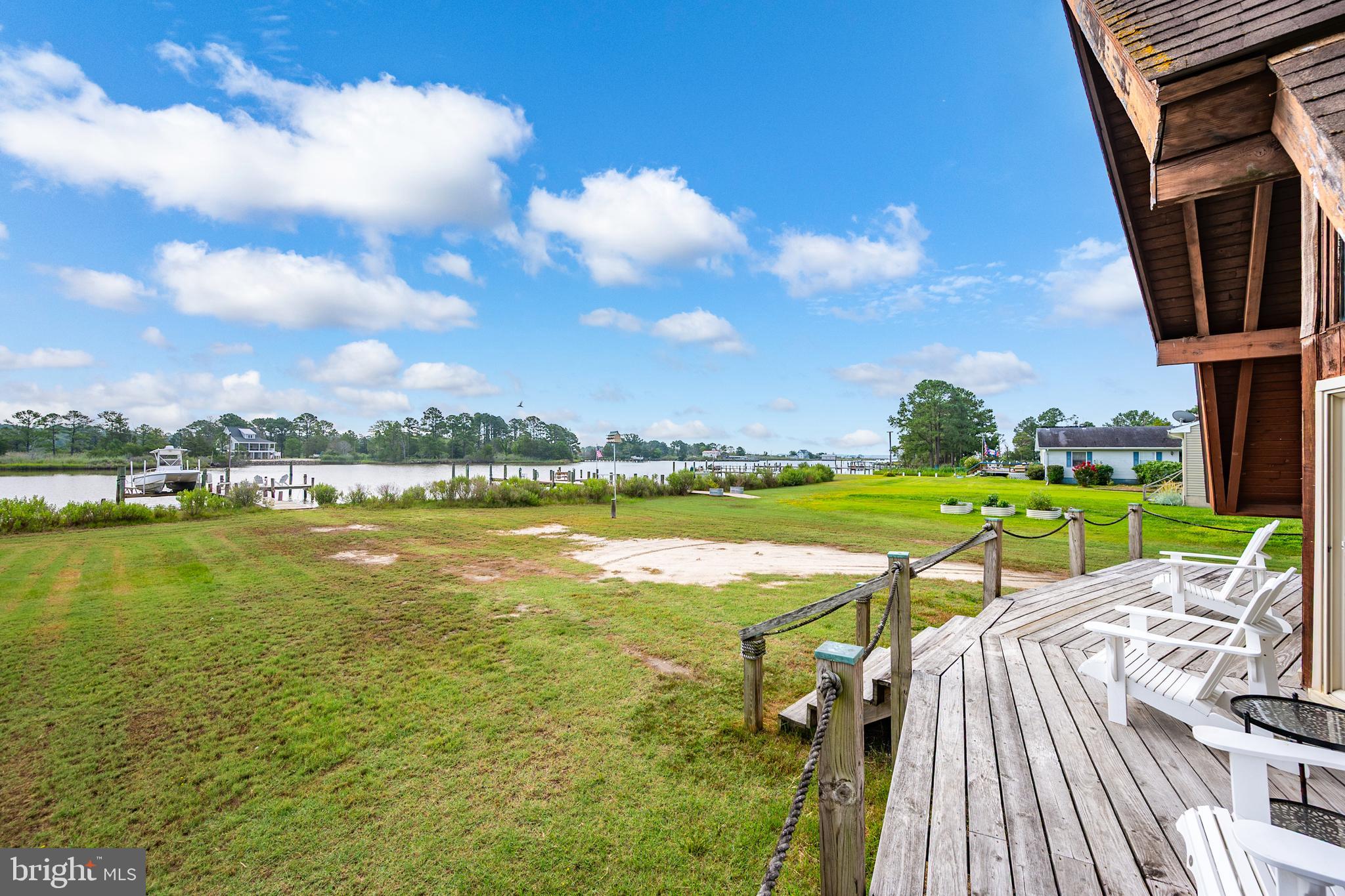 CRAB ISLAND SHORES - Residential