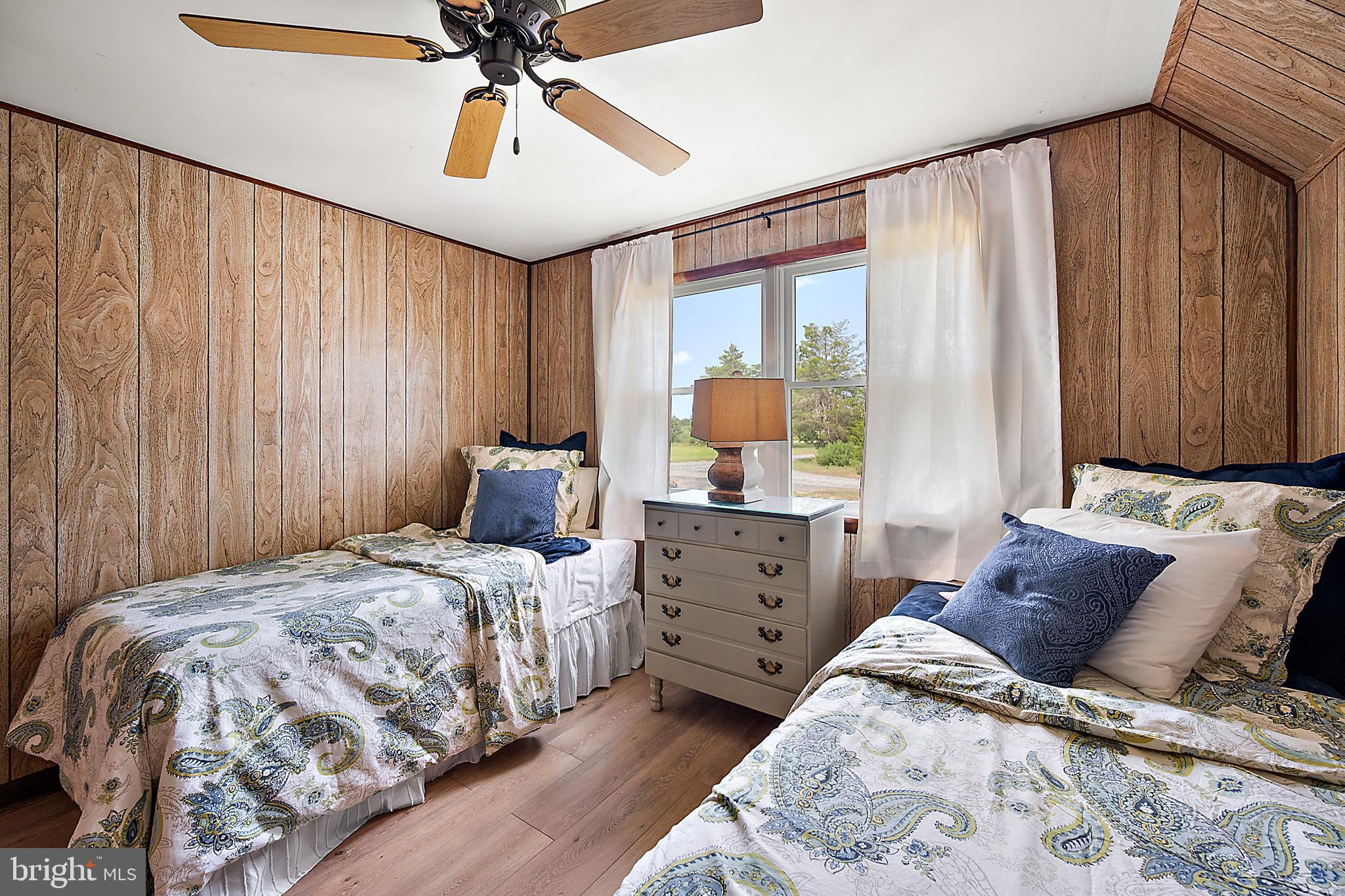 CRAB ISLAND SHORES - Residential
