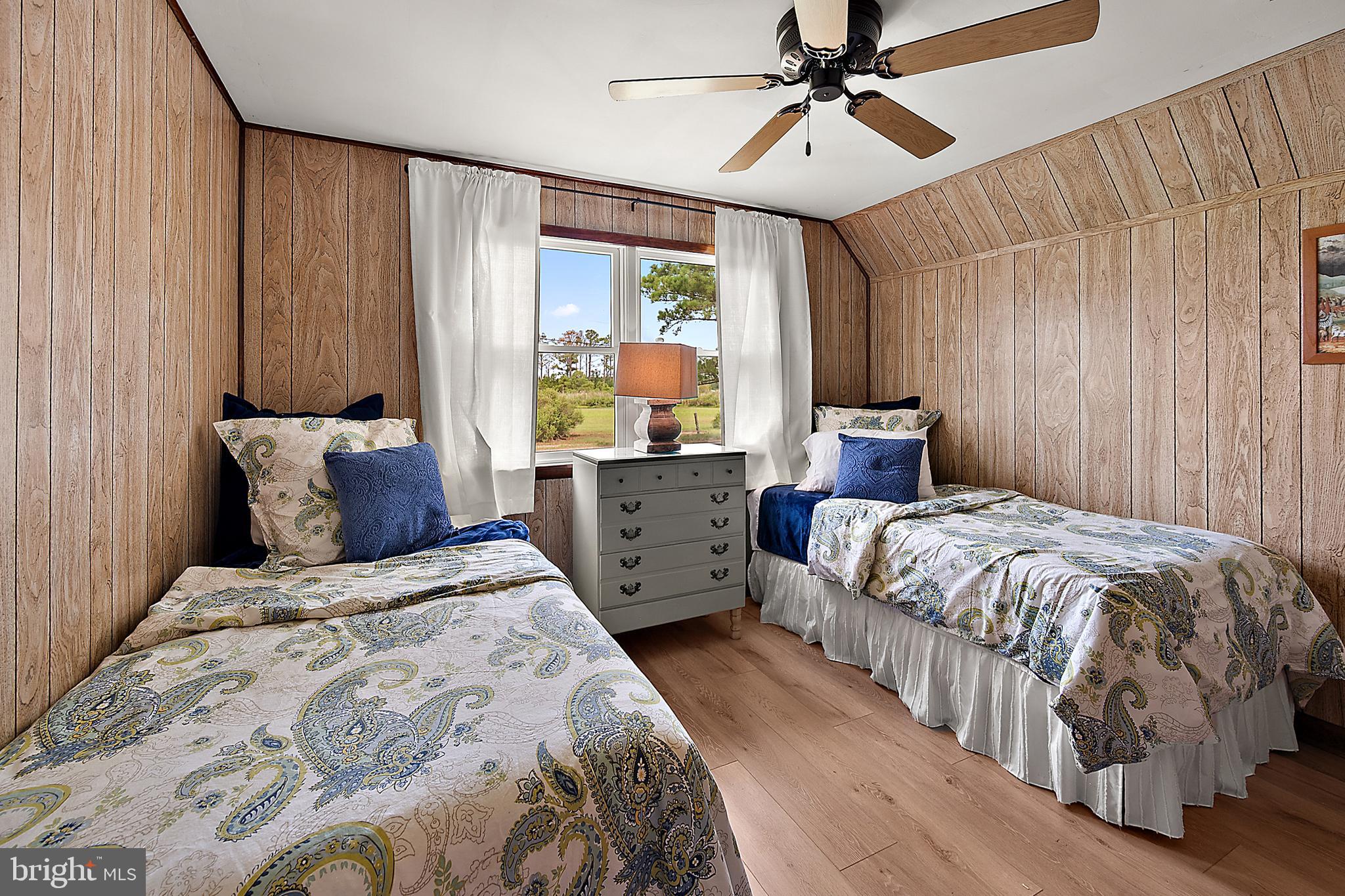 CRAB ISLAND SHORES - Residential