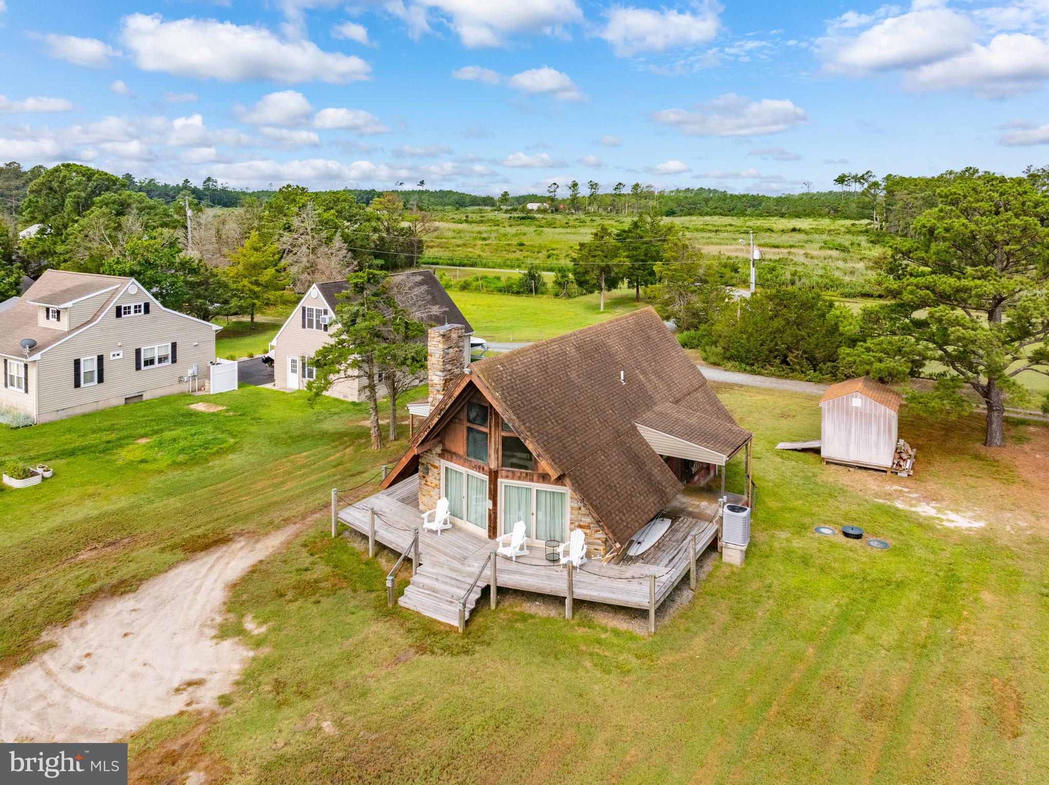 CRAB ISLAND SHORES - Residential