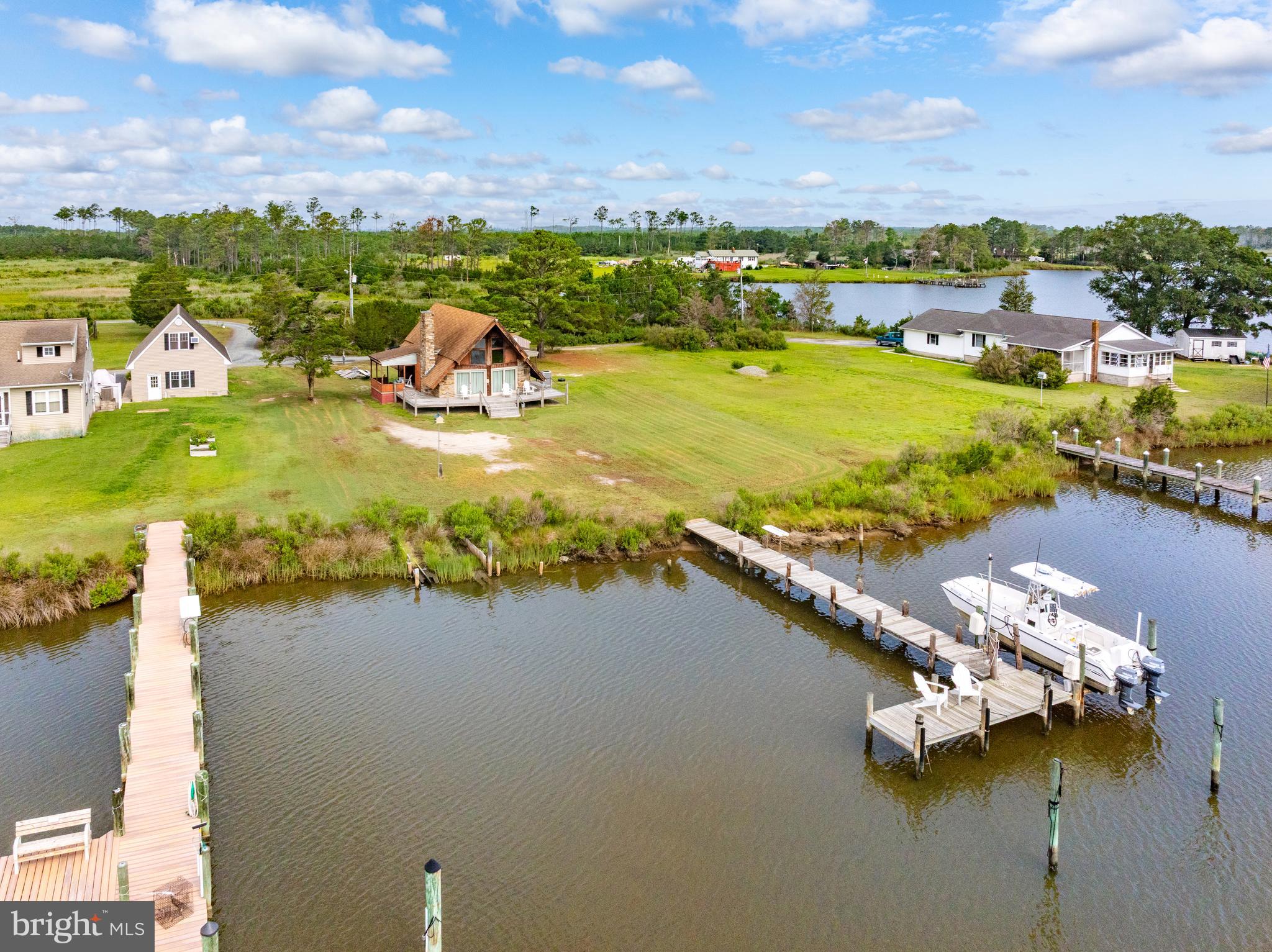 CRAB ISLAND SHORES - Residential