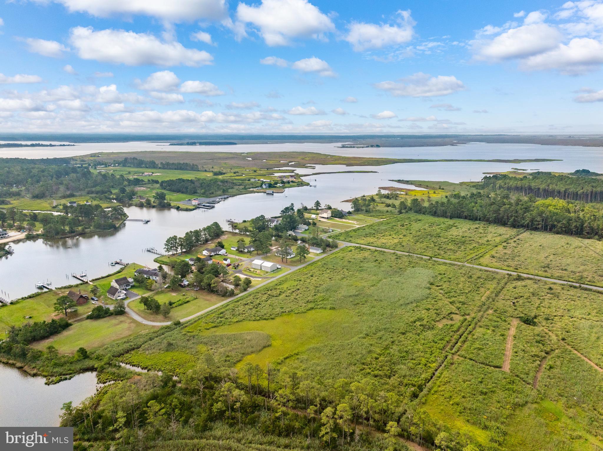 CRAB ISLAND SHORES - Residential
