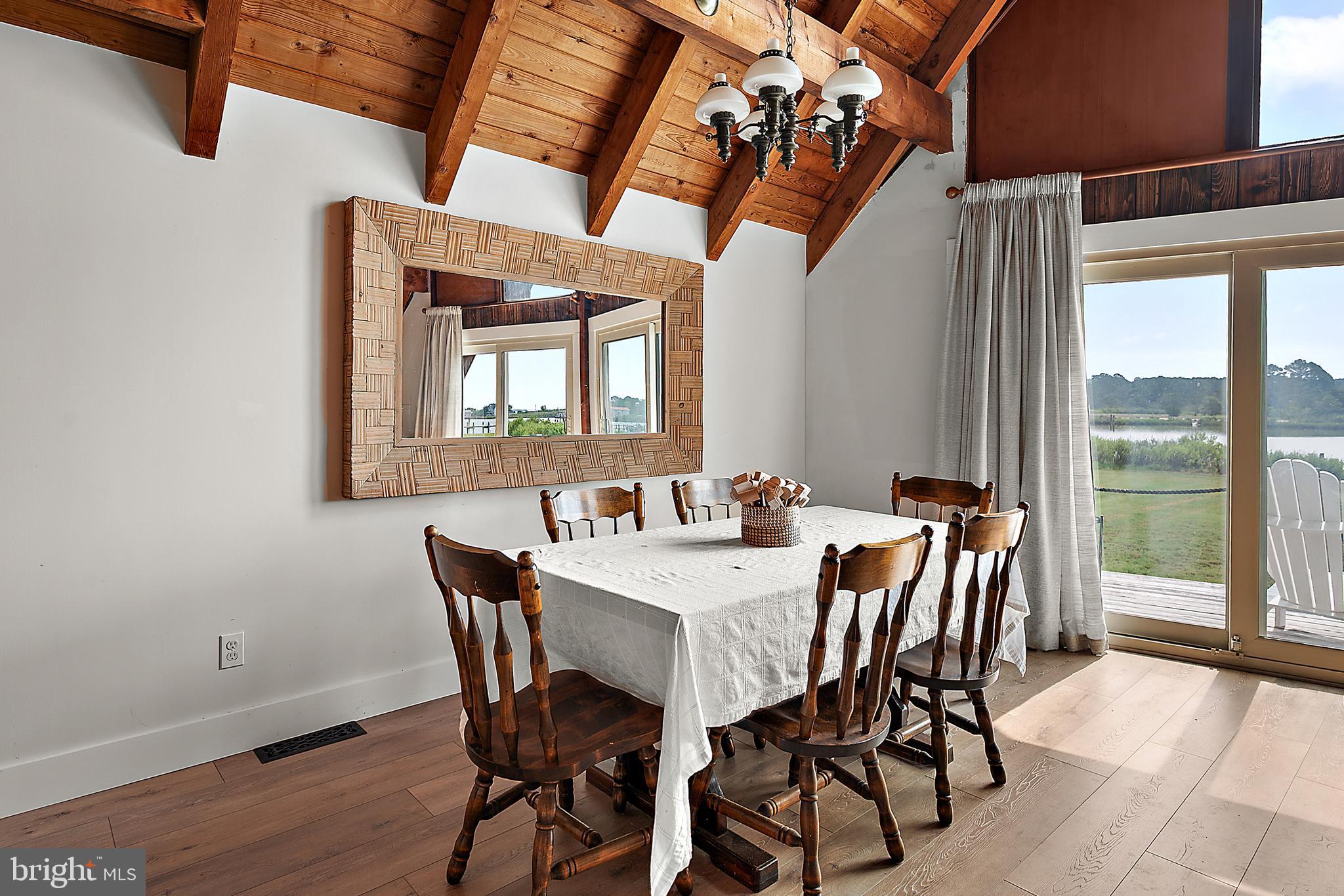 CRAB ISLAND SHORES - Residential