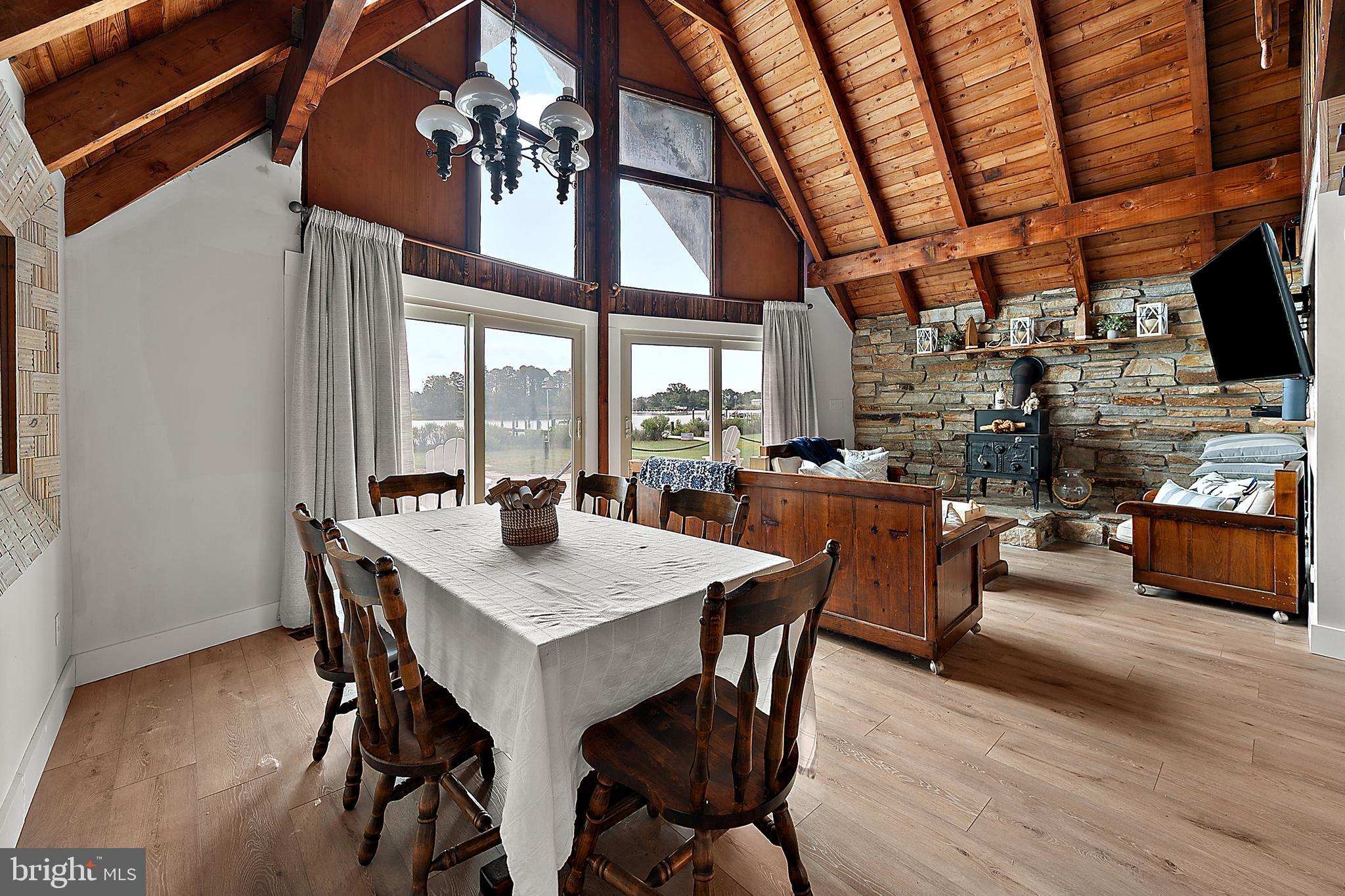CRAB ISLAND SHORES - Residential