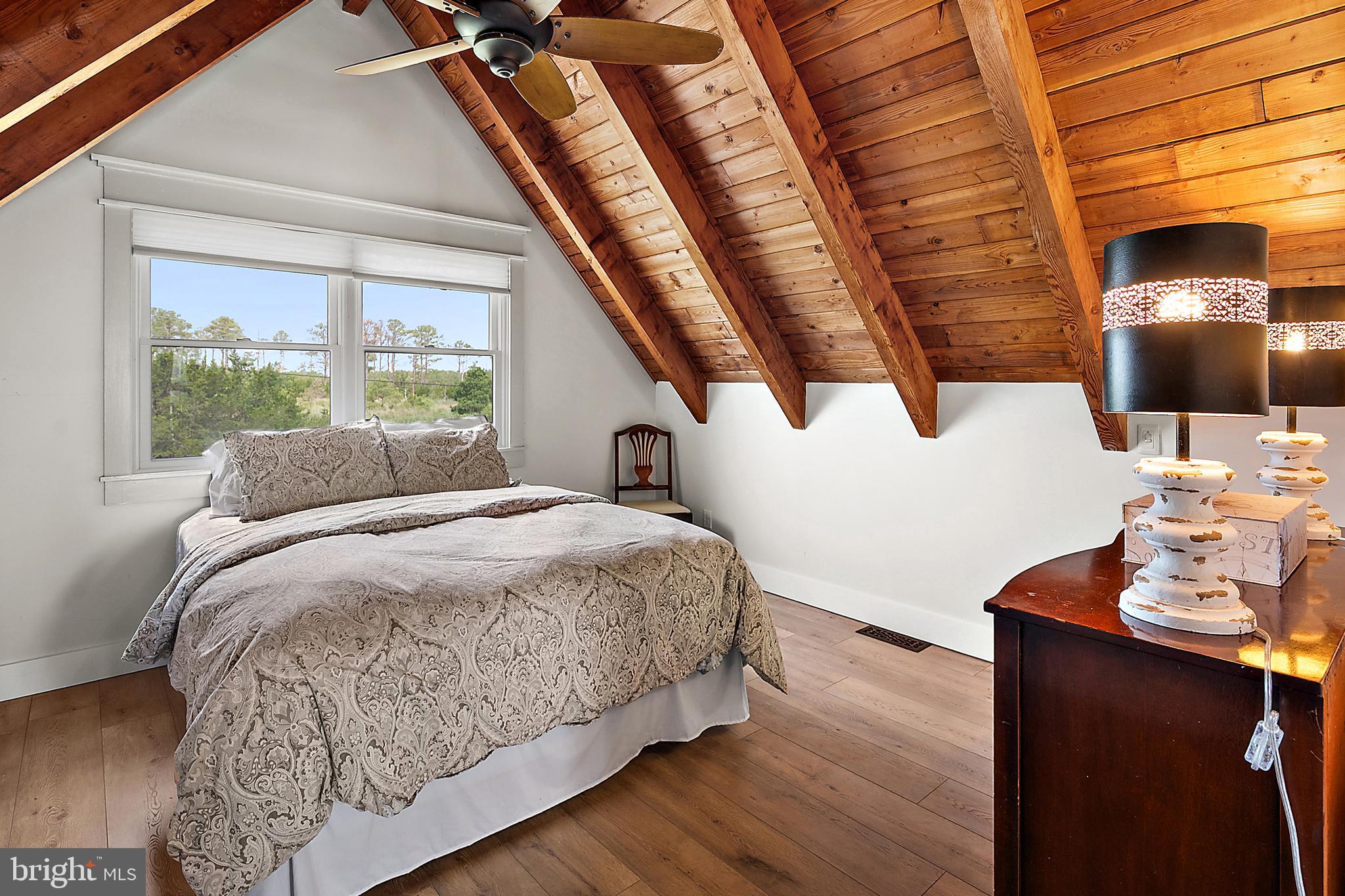 CRAB ISLAND SHORES - Residential