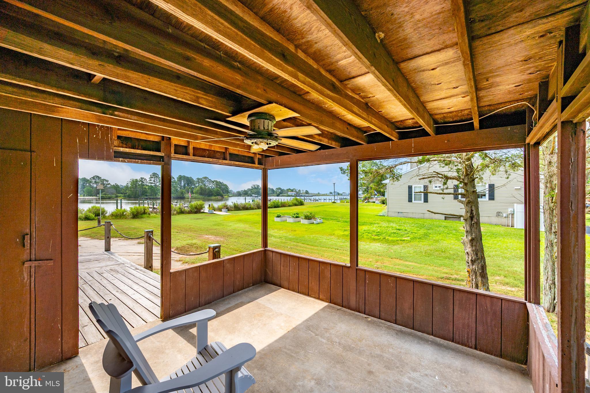 CRAB ISLAND SHORES - Residential