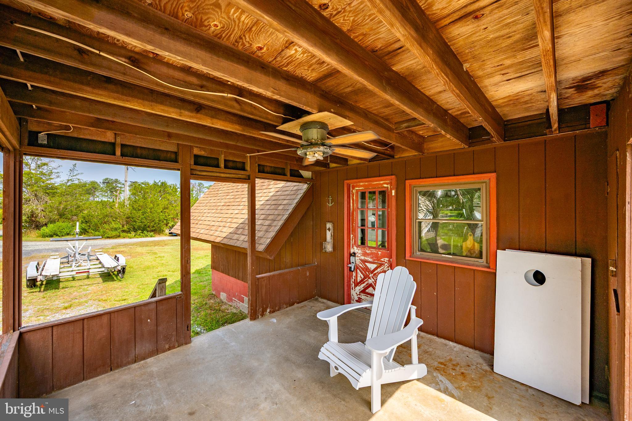 CRAB ISLAND SHORES - Residential