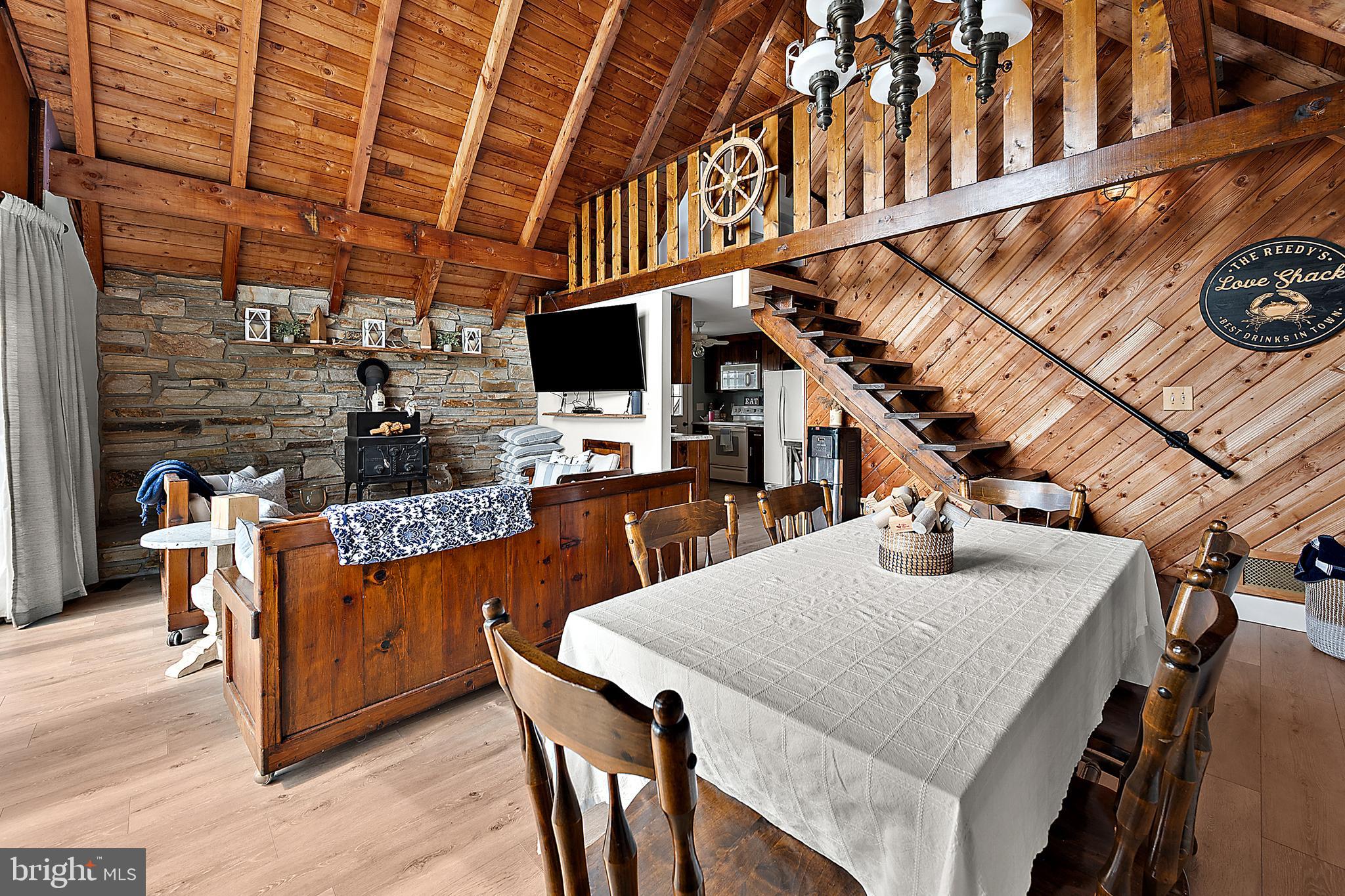 CRAB ISLAND SHORES - Residential