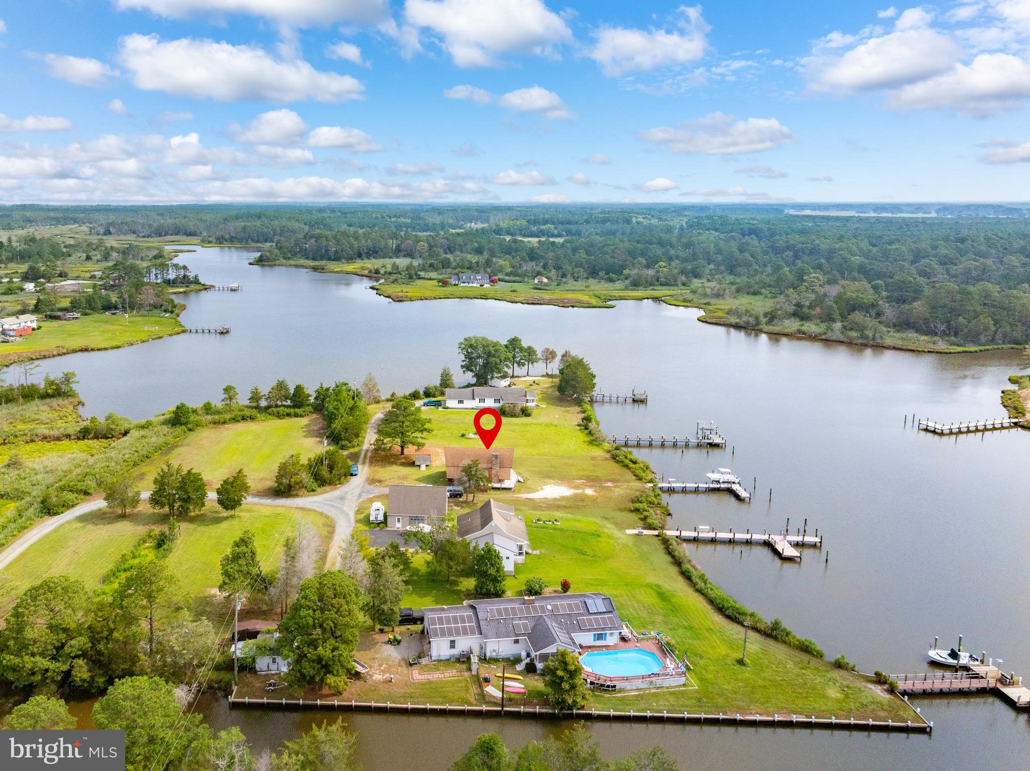 CRAB ISLAND SHORES - Residential