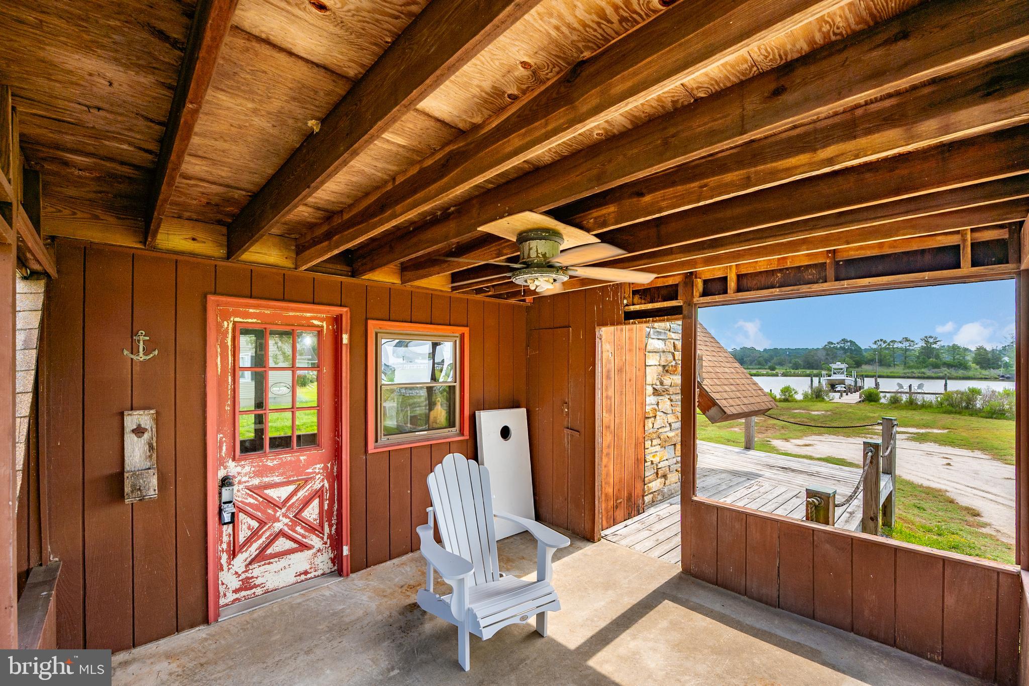 CRAB ISLAND SHORES - Residential