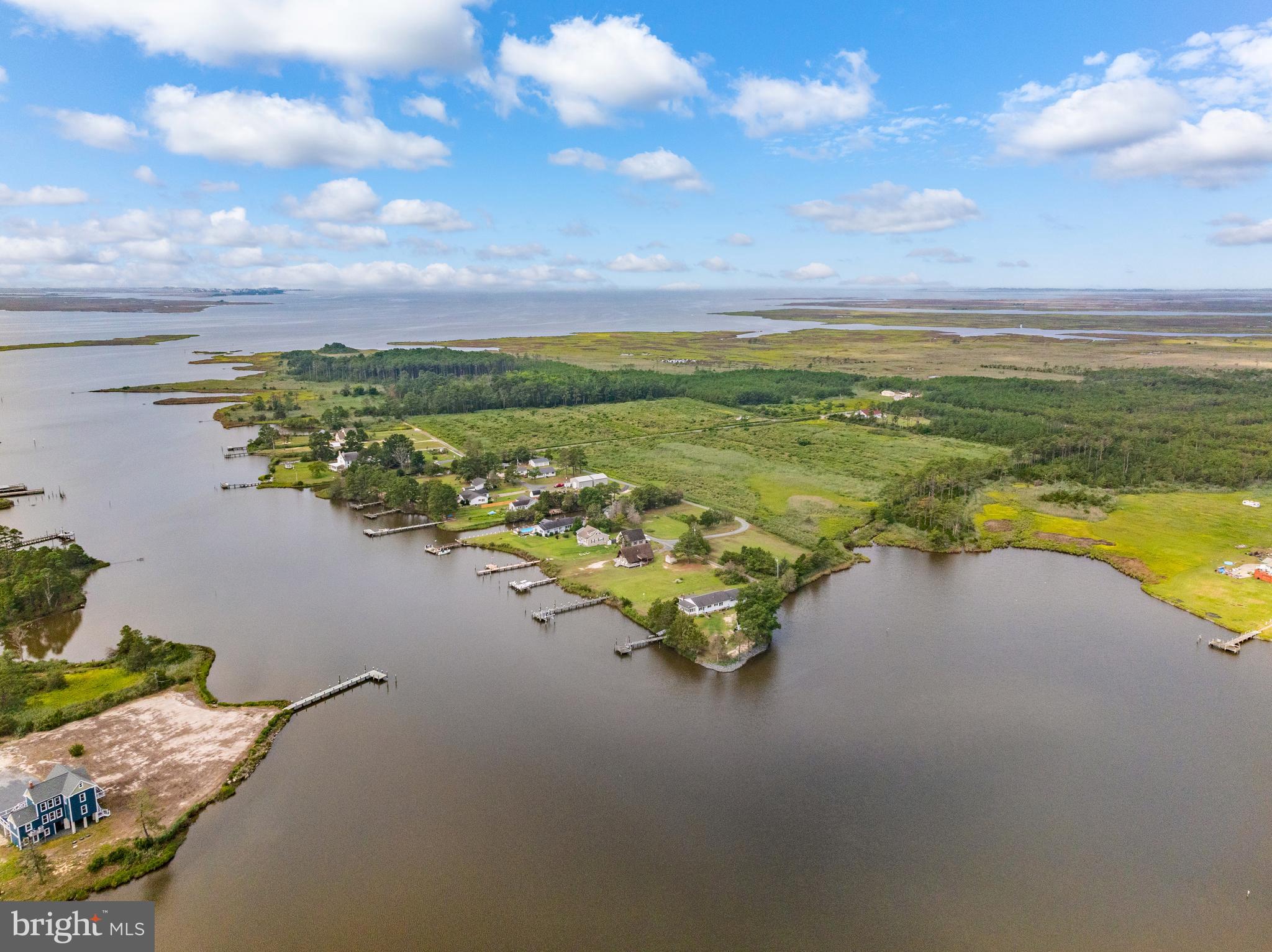 CRAB ISLAND SHORES - Residential