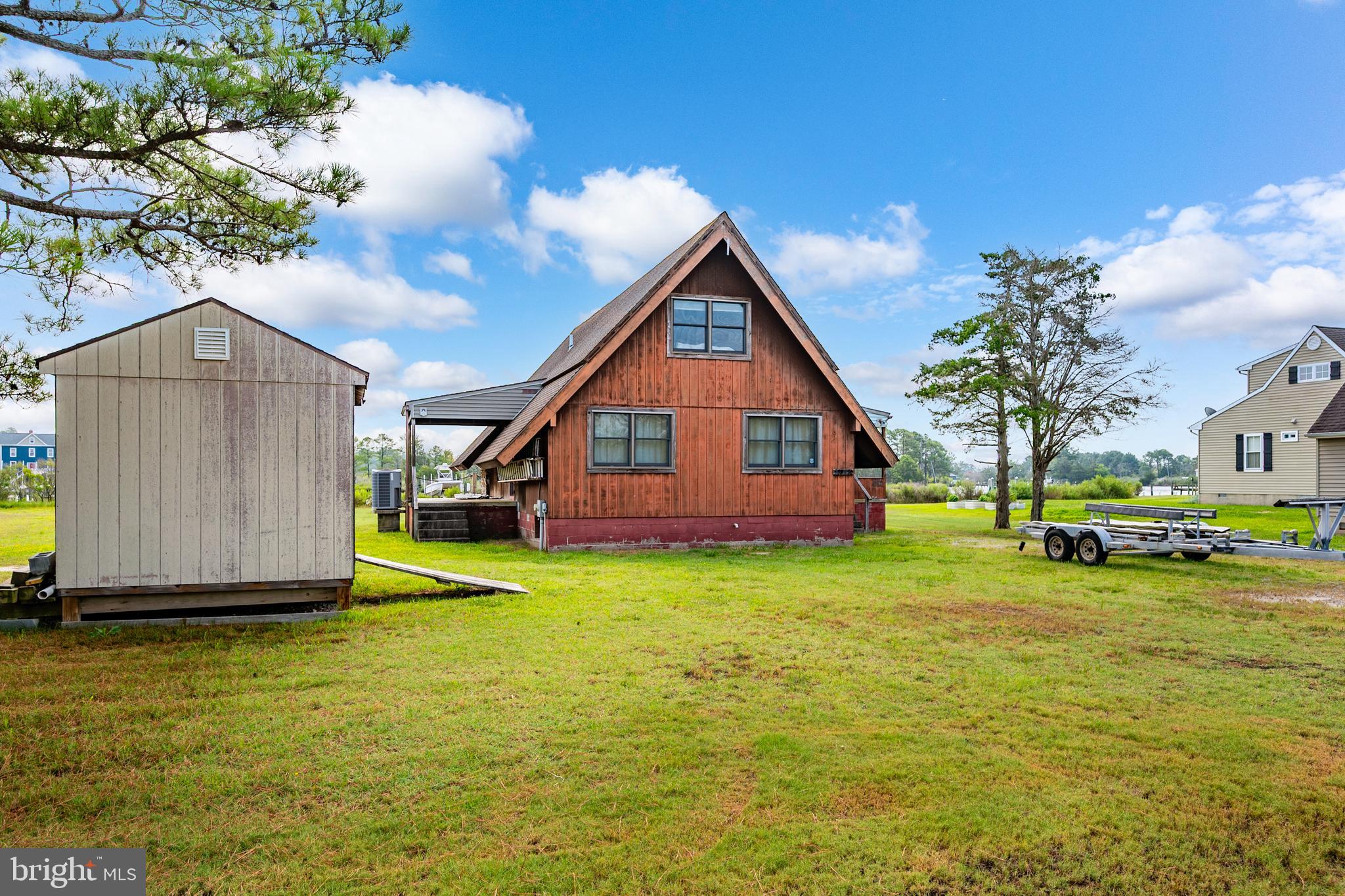 CRAB ISLAND SHORES - Residential