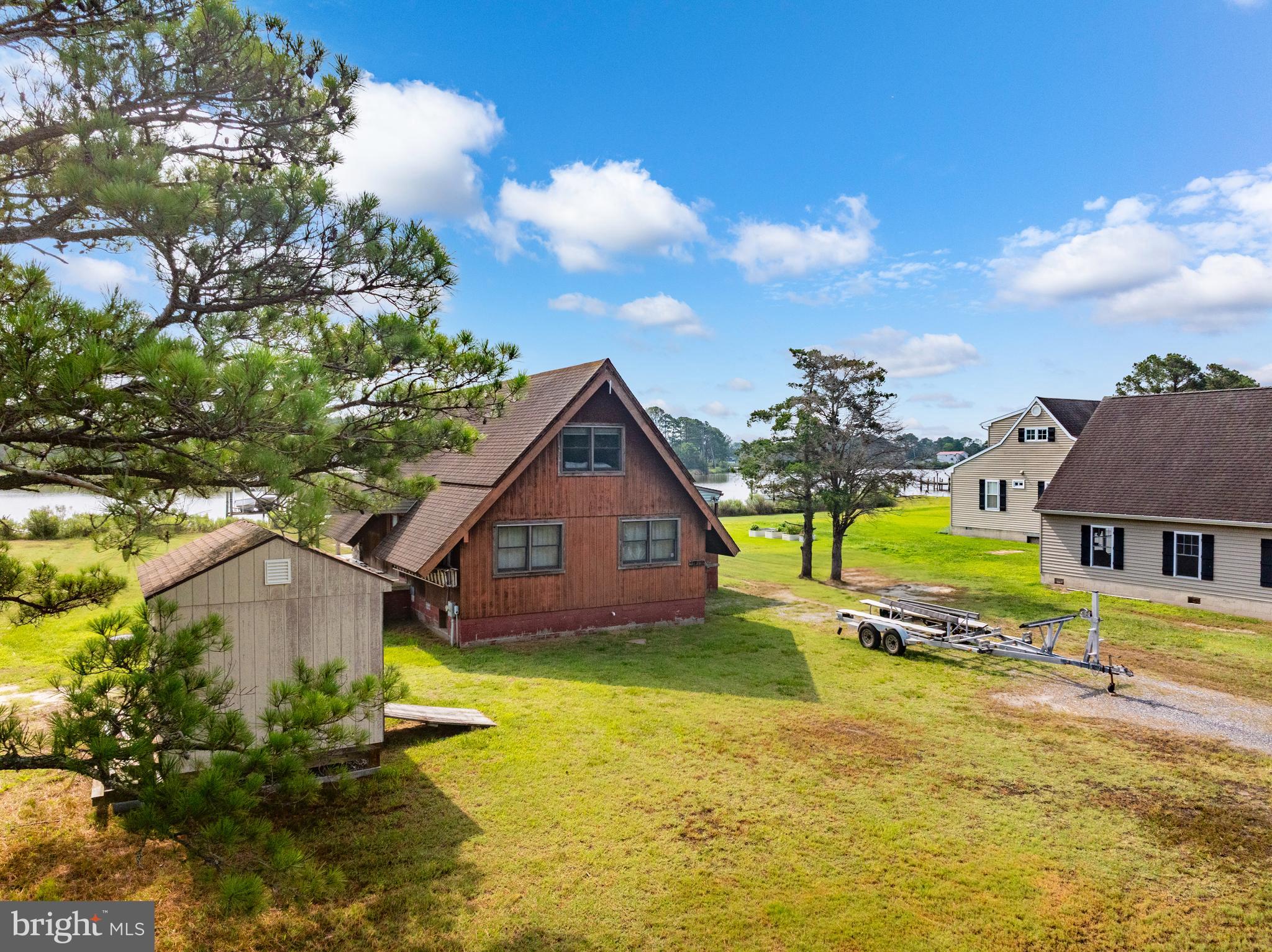 CRAB ISLAND SHORES - Residential