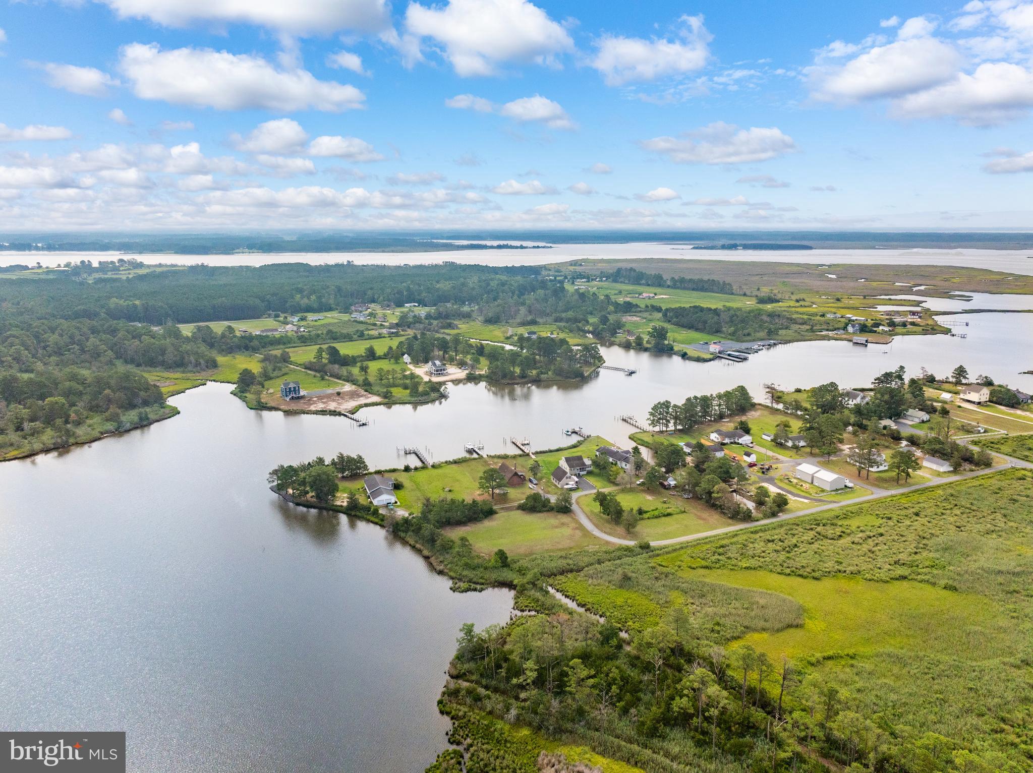 CRAB ISLAND SHORES - Residential