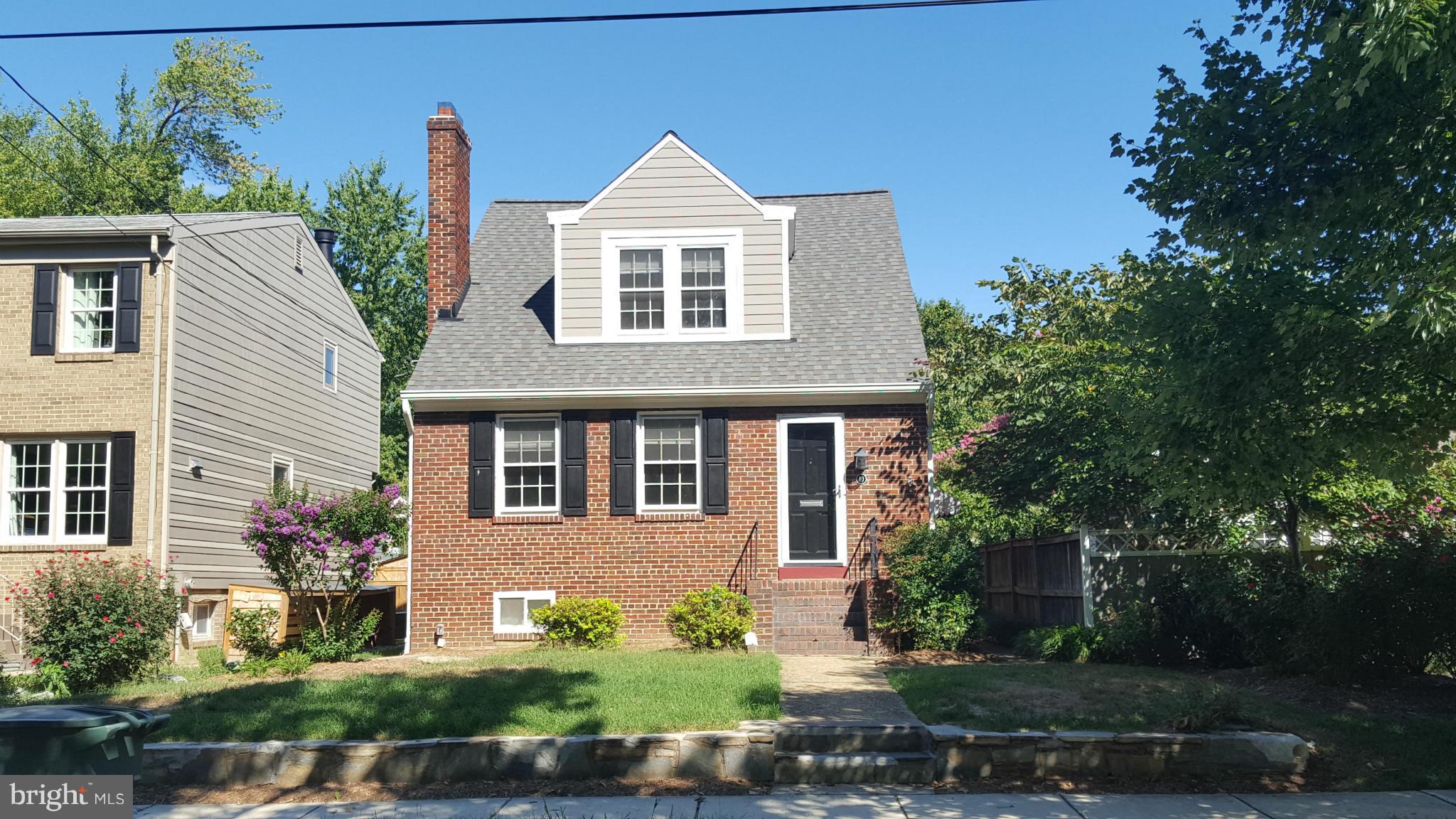 Classic cape cod in Del Ray with 2 bedrooms and 2 baths. Traditional layout with bright and sunny rooms. Main level features living room, dining room, kitchen and a screened in porch. The lower level offers extra living space with an oversized rec room, wet bar and laundry area. Large back yard is perfect for living outside whether playing or entertaining. Walk to "The Avenue" and metro!