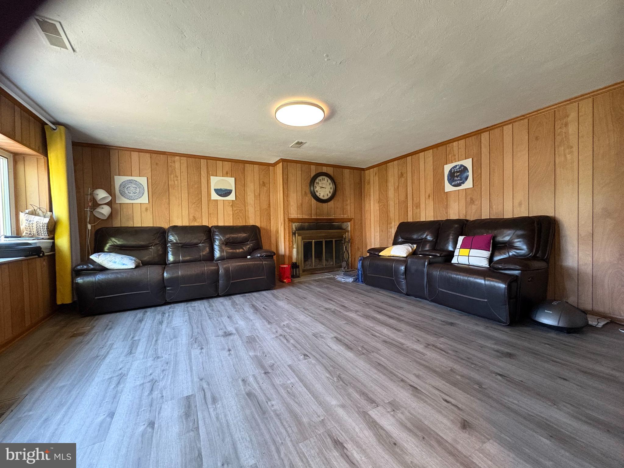 HUNTINGDON VALLEY - Residential
