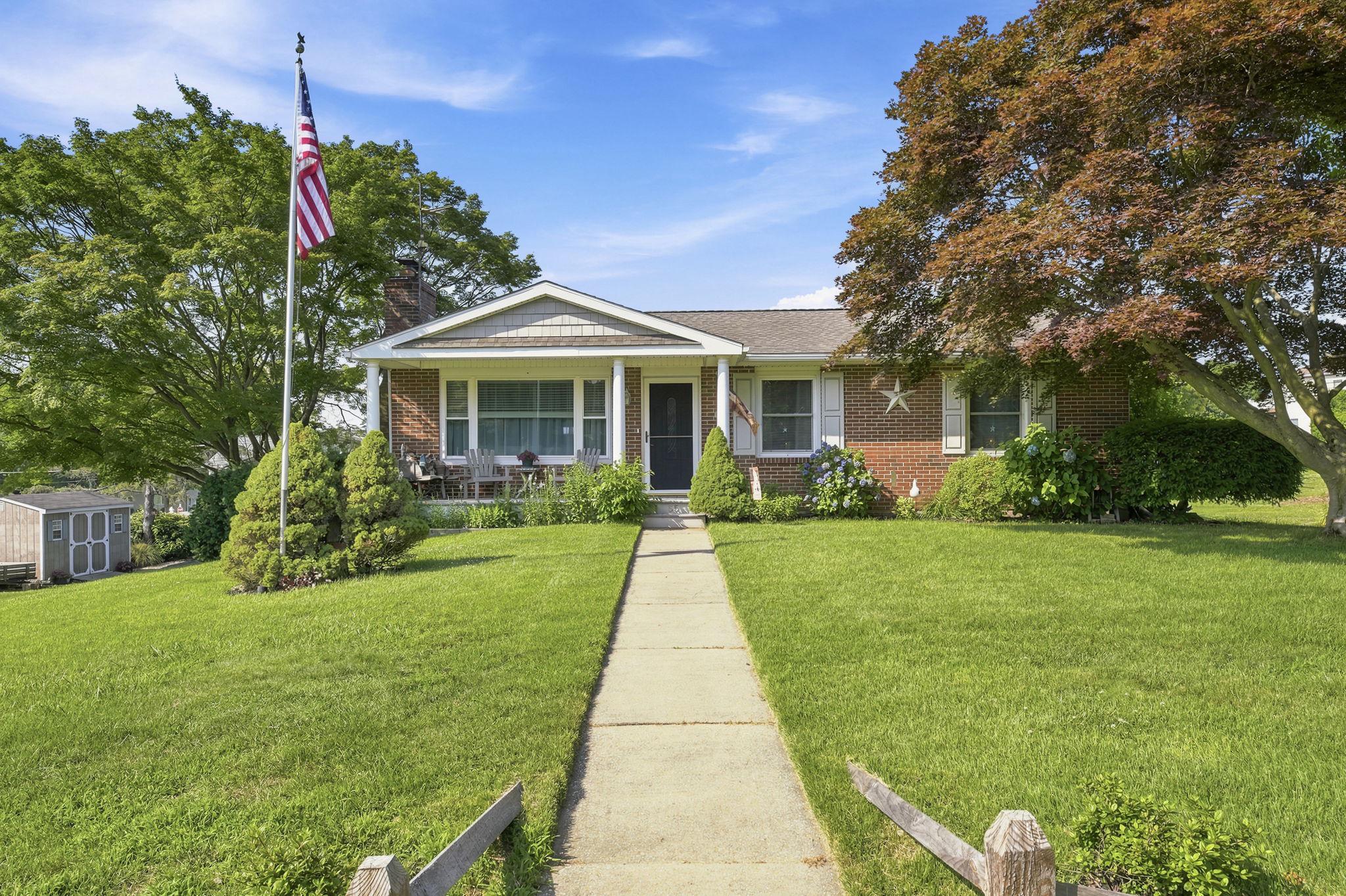 WEST VIEW SHORES - Residential
