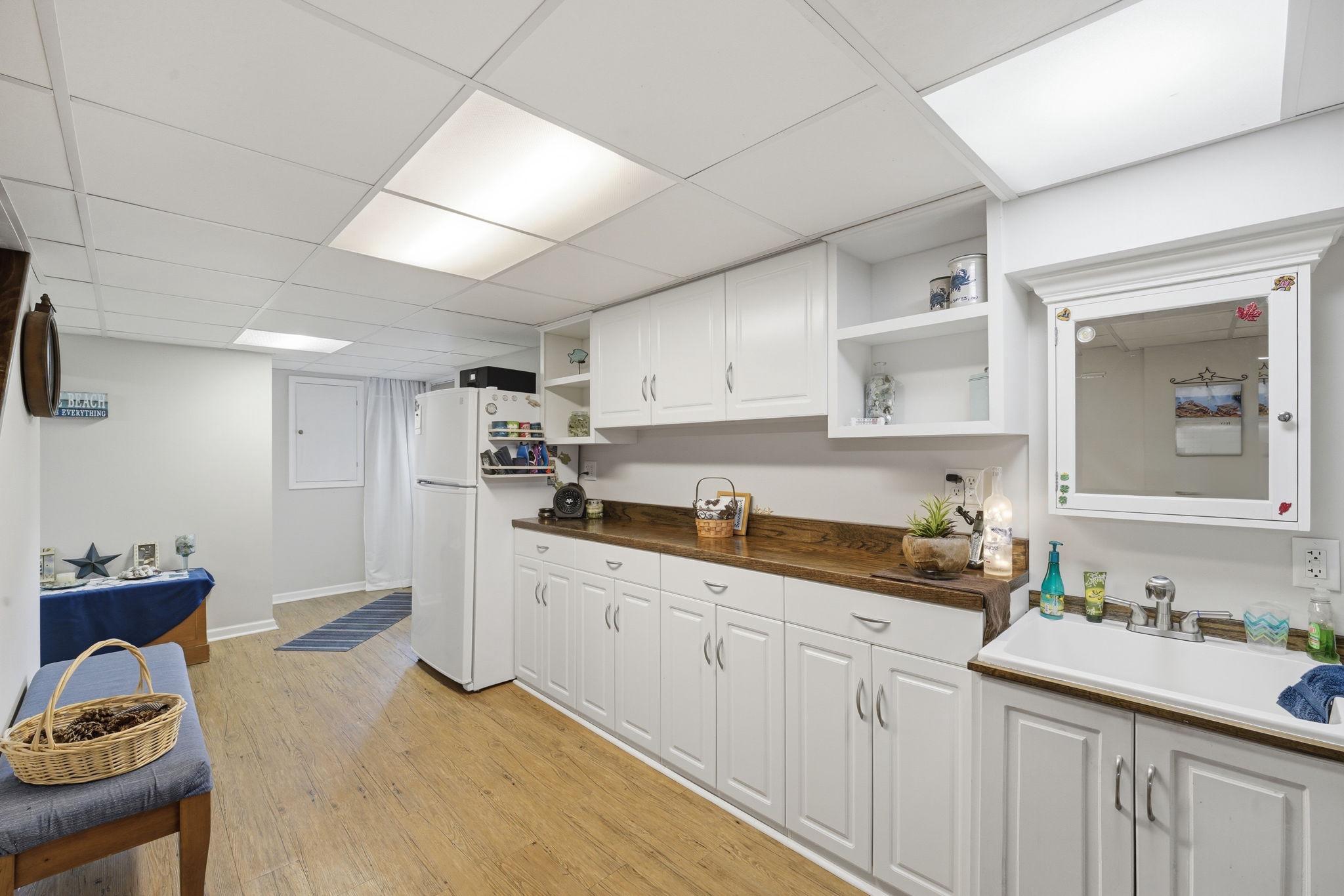 WEST VIEW SHORES - Residential