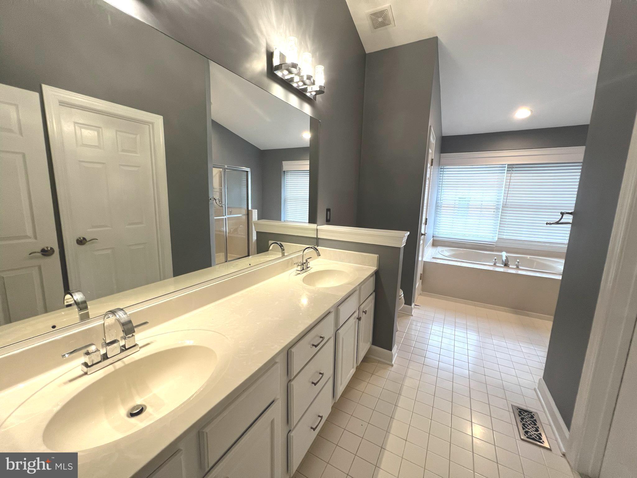 DALLAM PLACE - Residential Lease