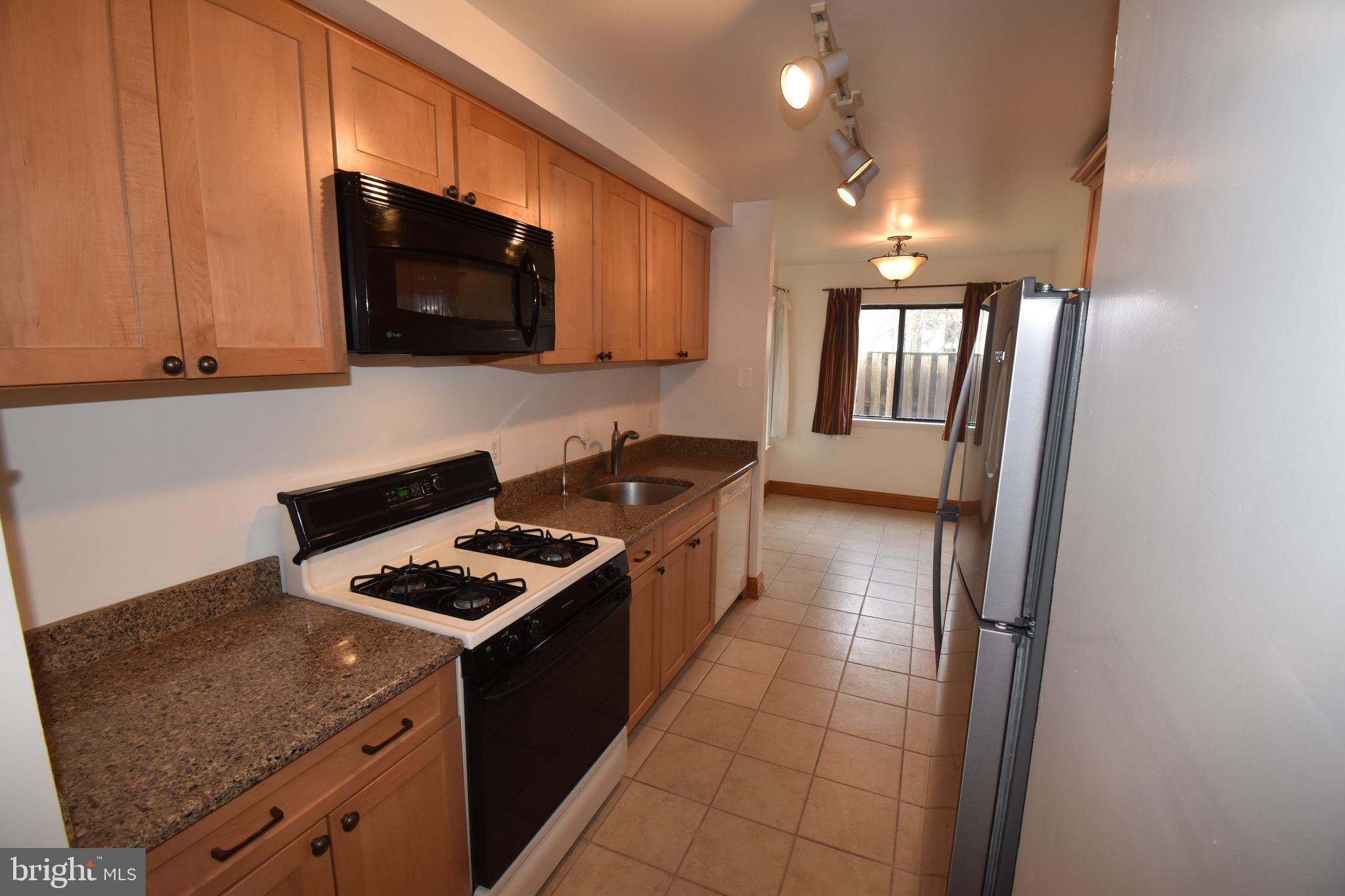 FAIRFIELD COMMONS - Residential