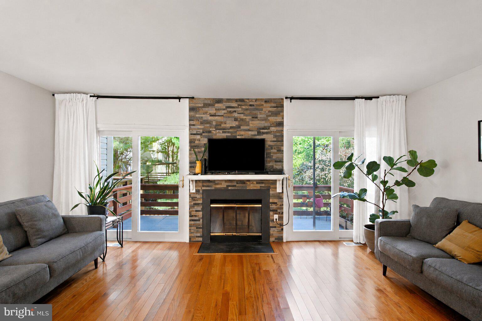 SENECA PARK - Residential