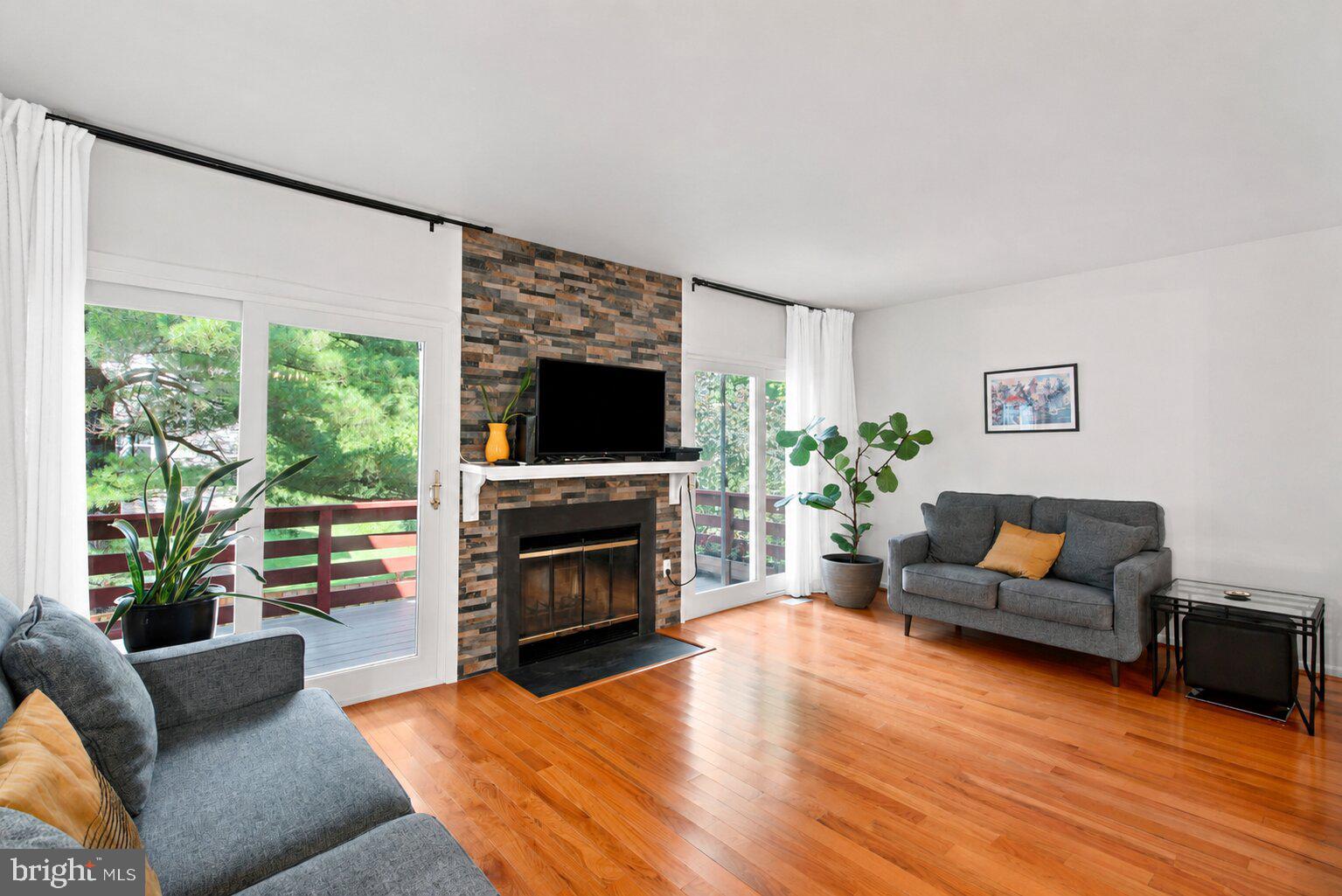 SENECA PARK - Residential