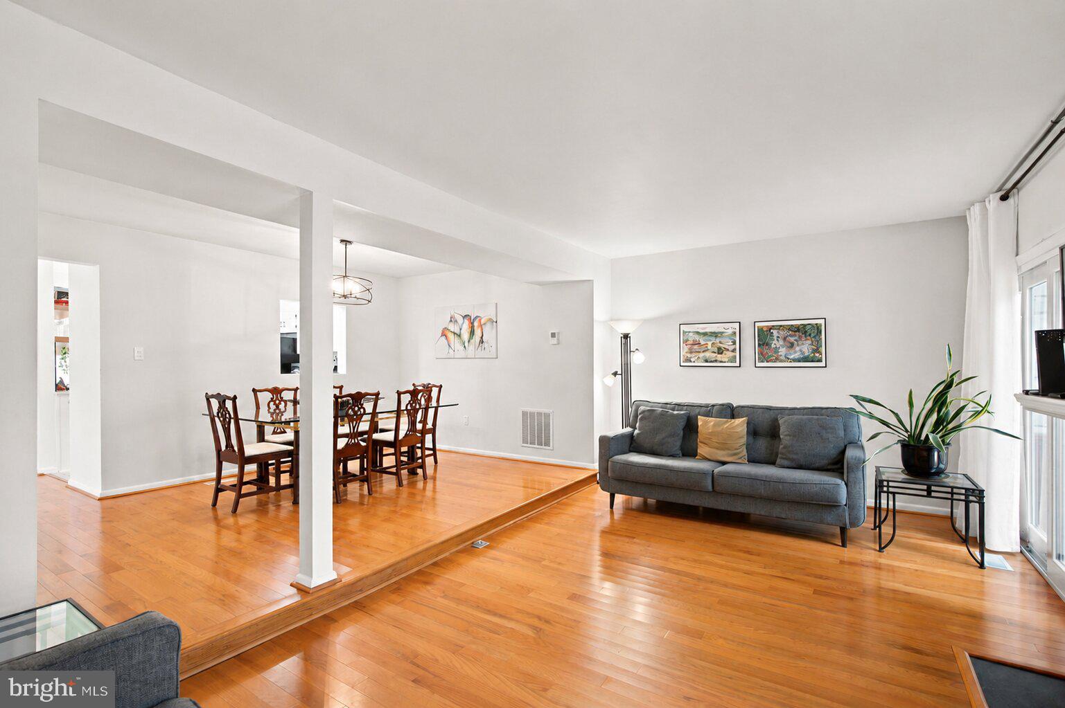 SENECA PARK - Residential
