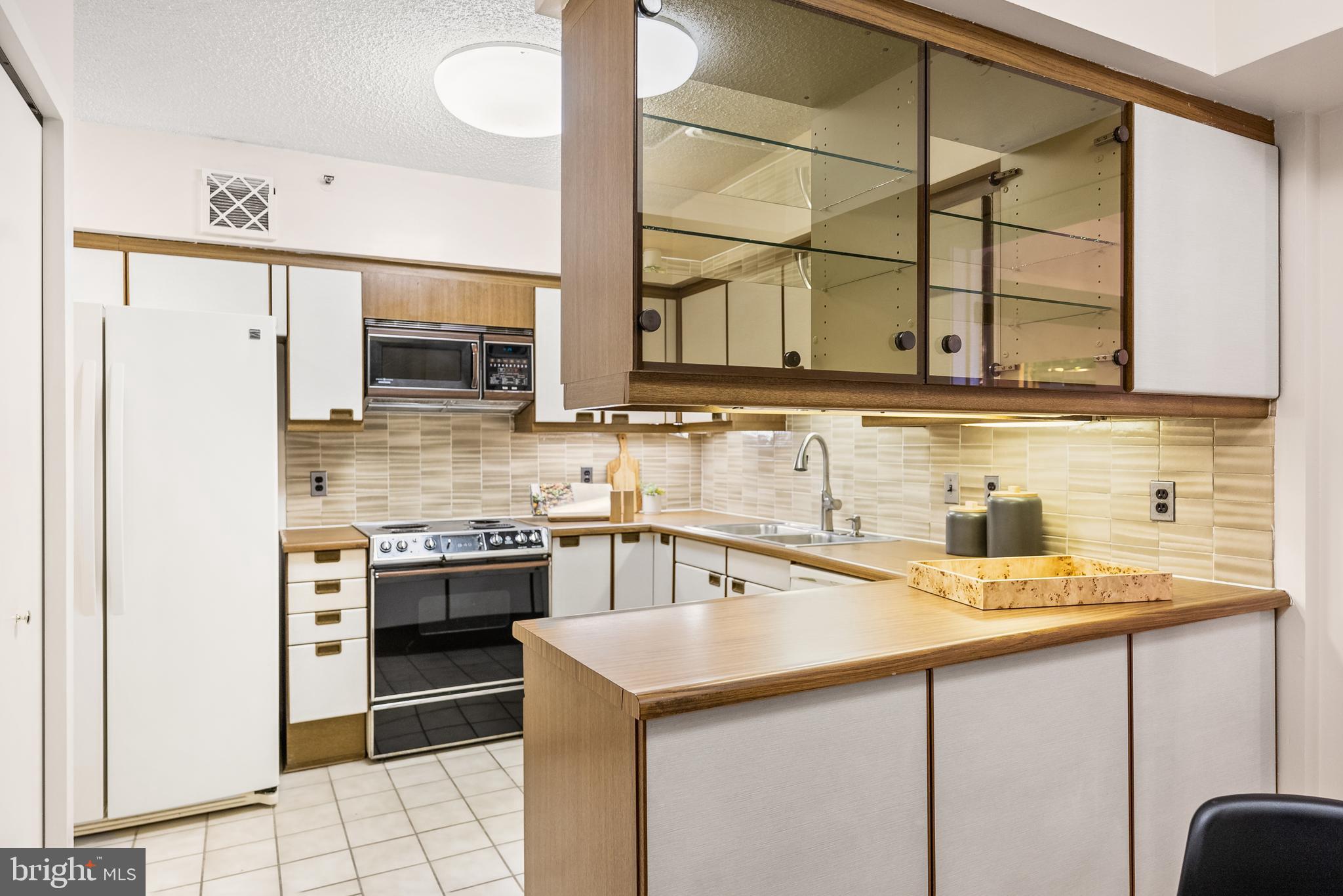 CRYSTAL GATEWAY - Residential