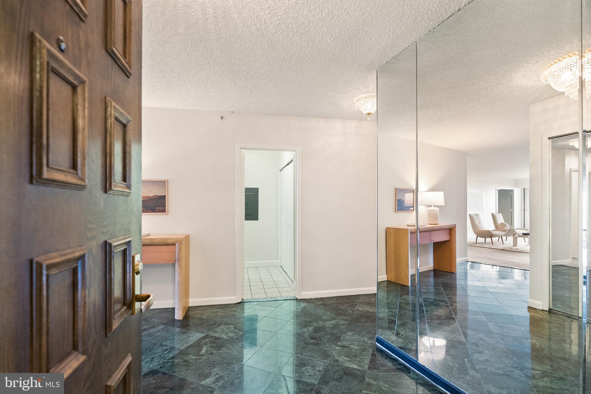CRYSTAL GATEWAY - Residential