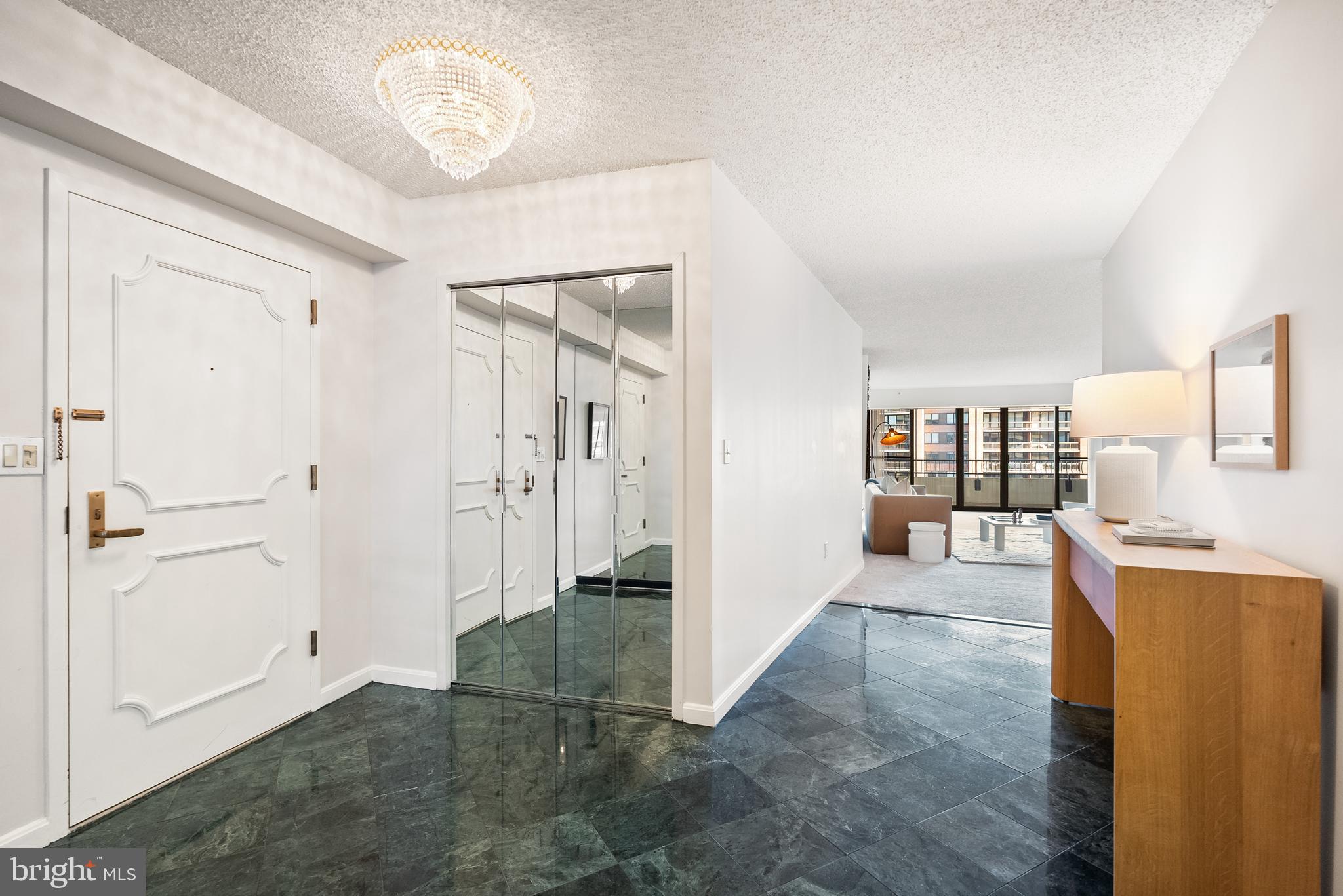 CRYSTAL GATEWAY - Residential