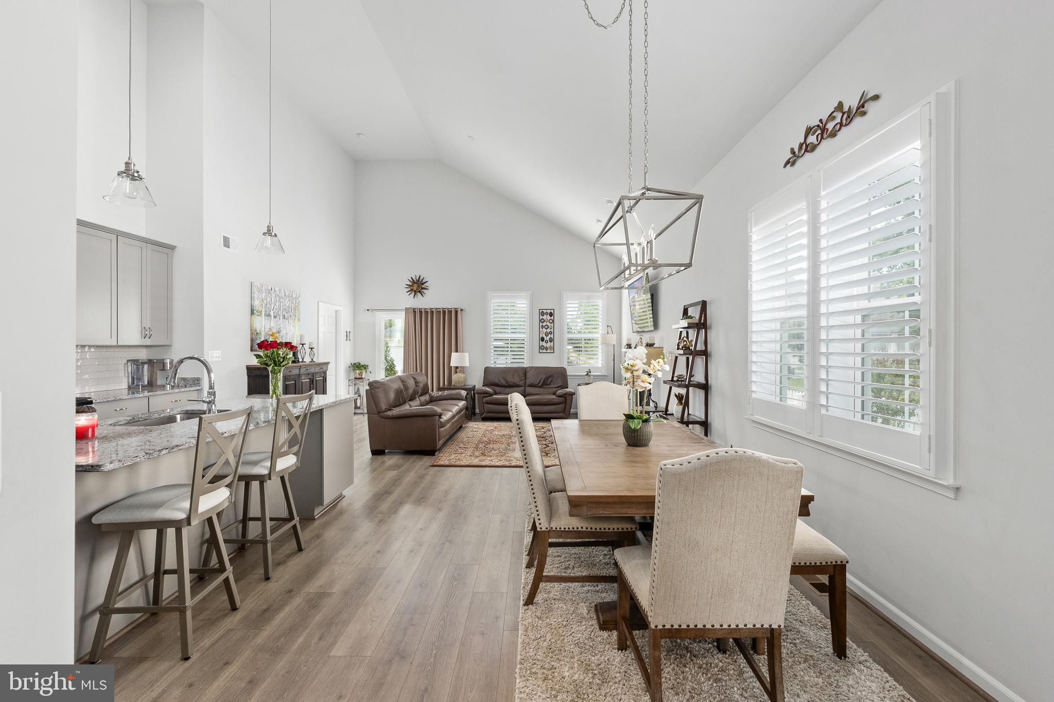 VILLAGE CASE - Residential