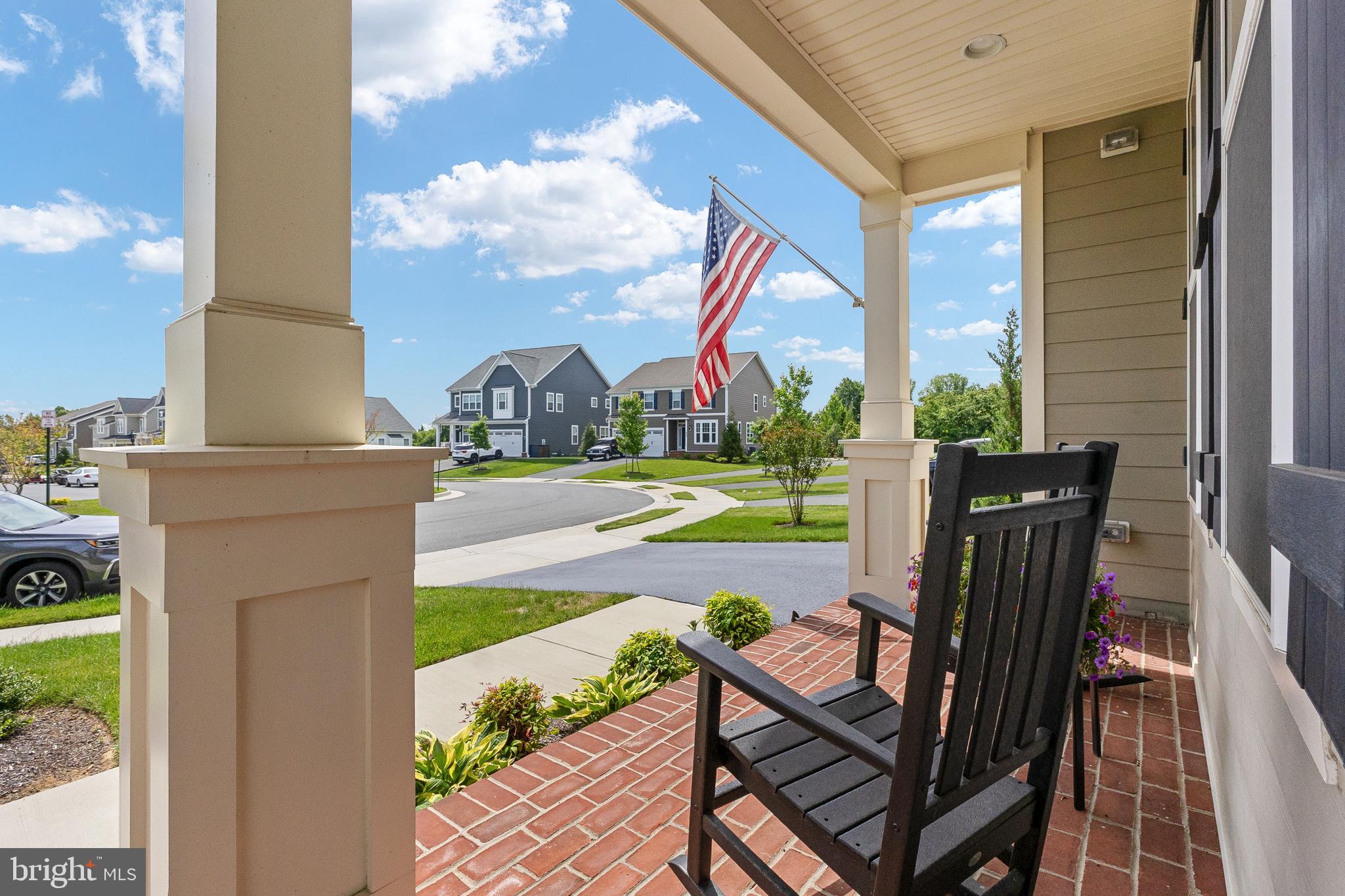 VILLAGE CASE - Residential