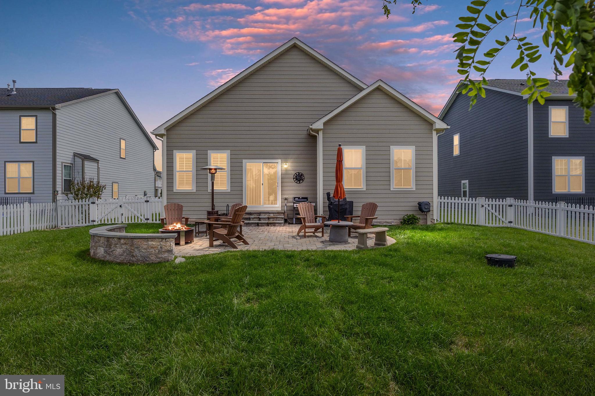 VILLAGE CASE - Residential