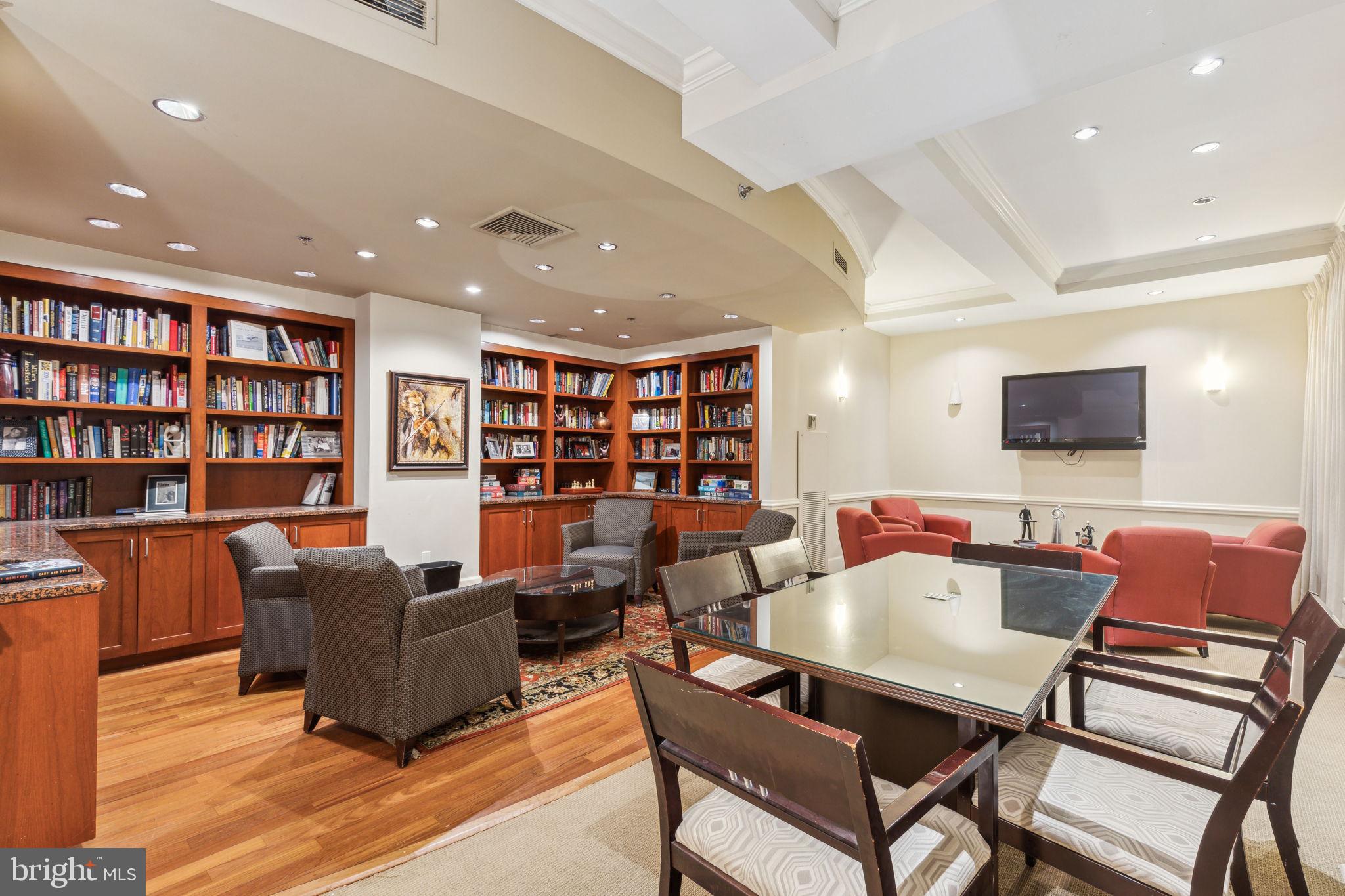 AVENUE OF THE ARTS - Residential