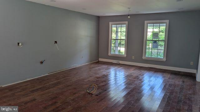 WOODLAND ACRES - Residential